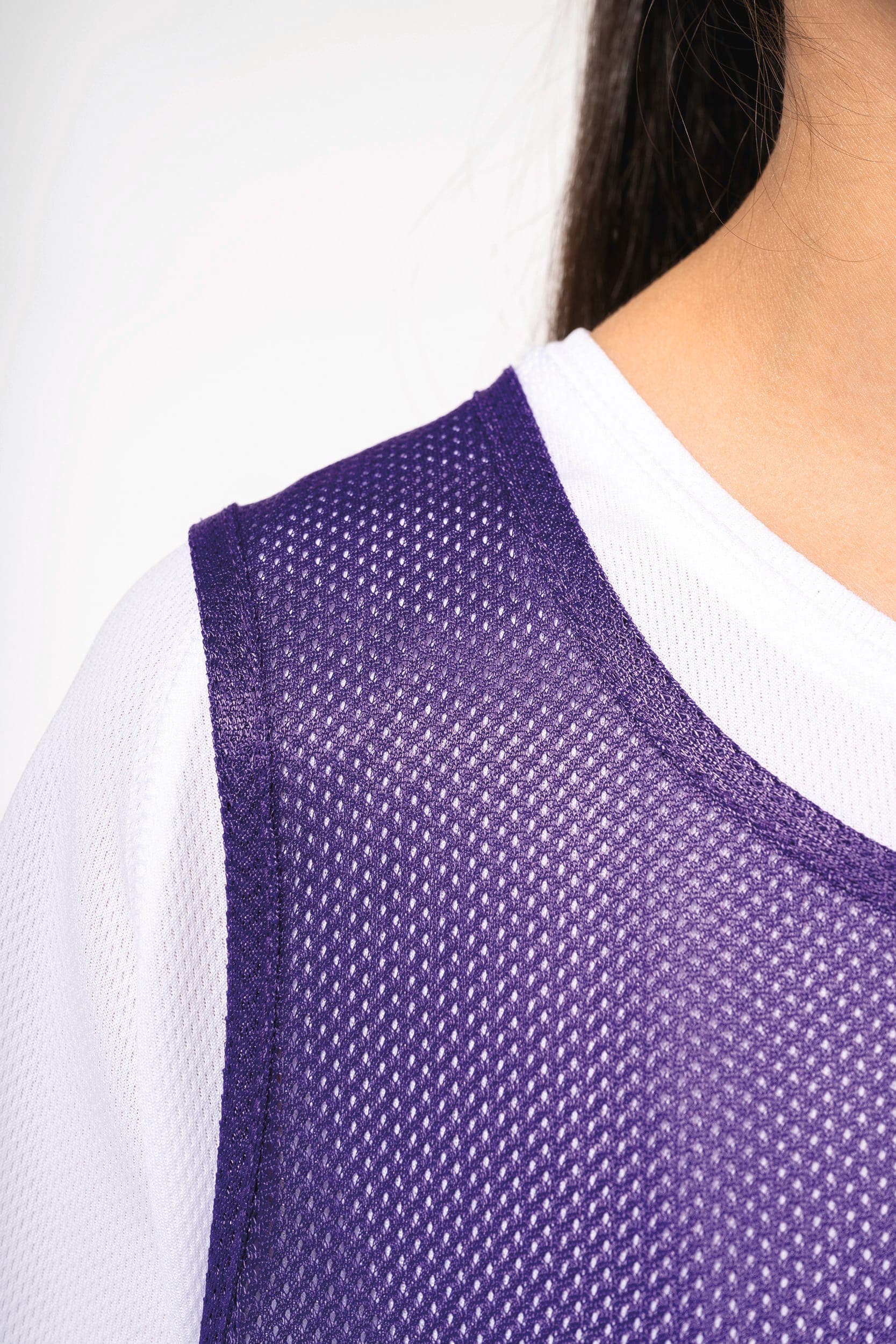 Chasuble en filet léger multisports enfant en situation