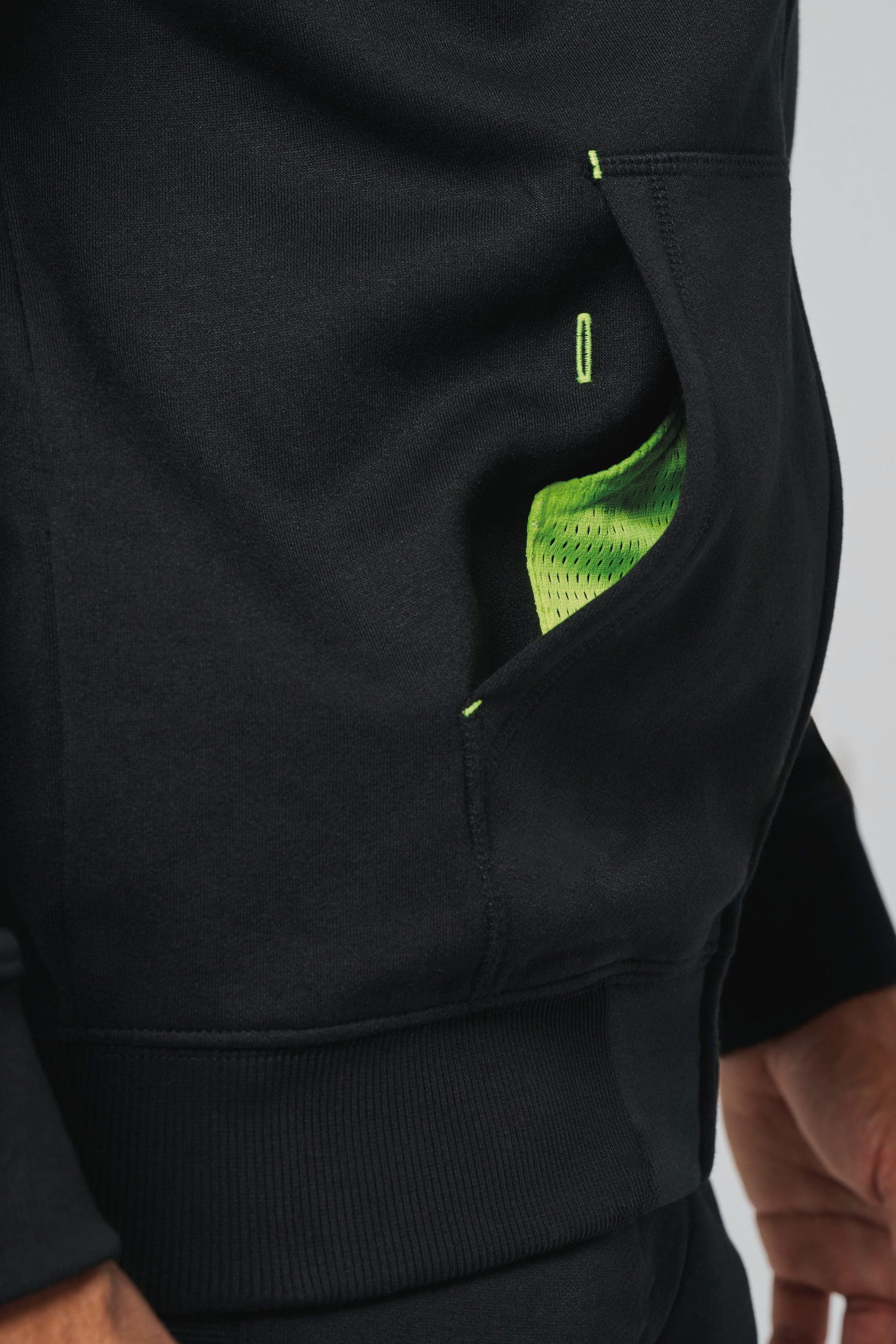 Veste zippée à capuche unisexe en situation