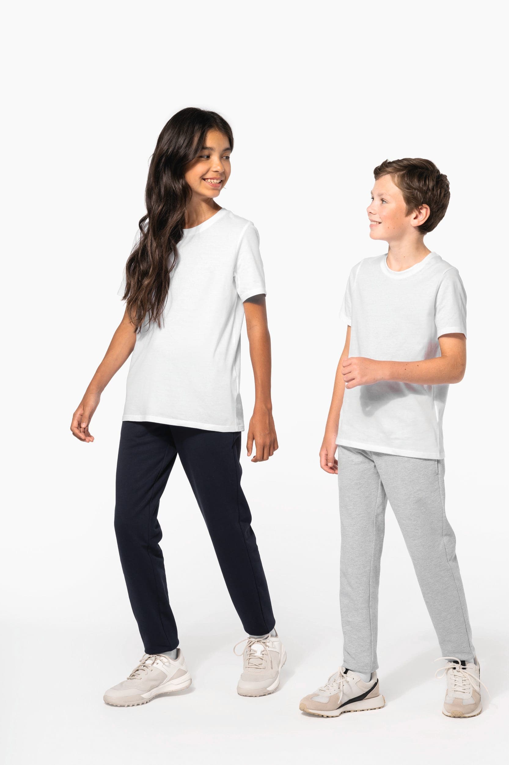 Pantalon molleton enfant en situation