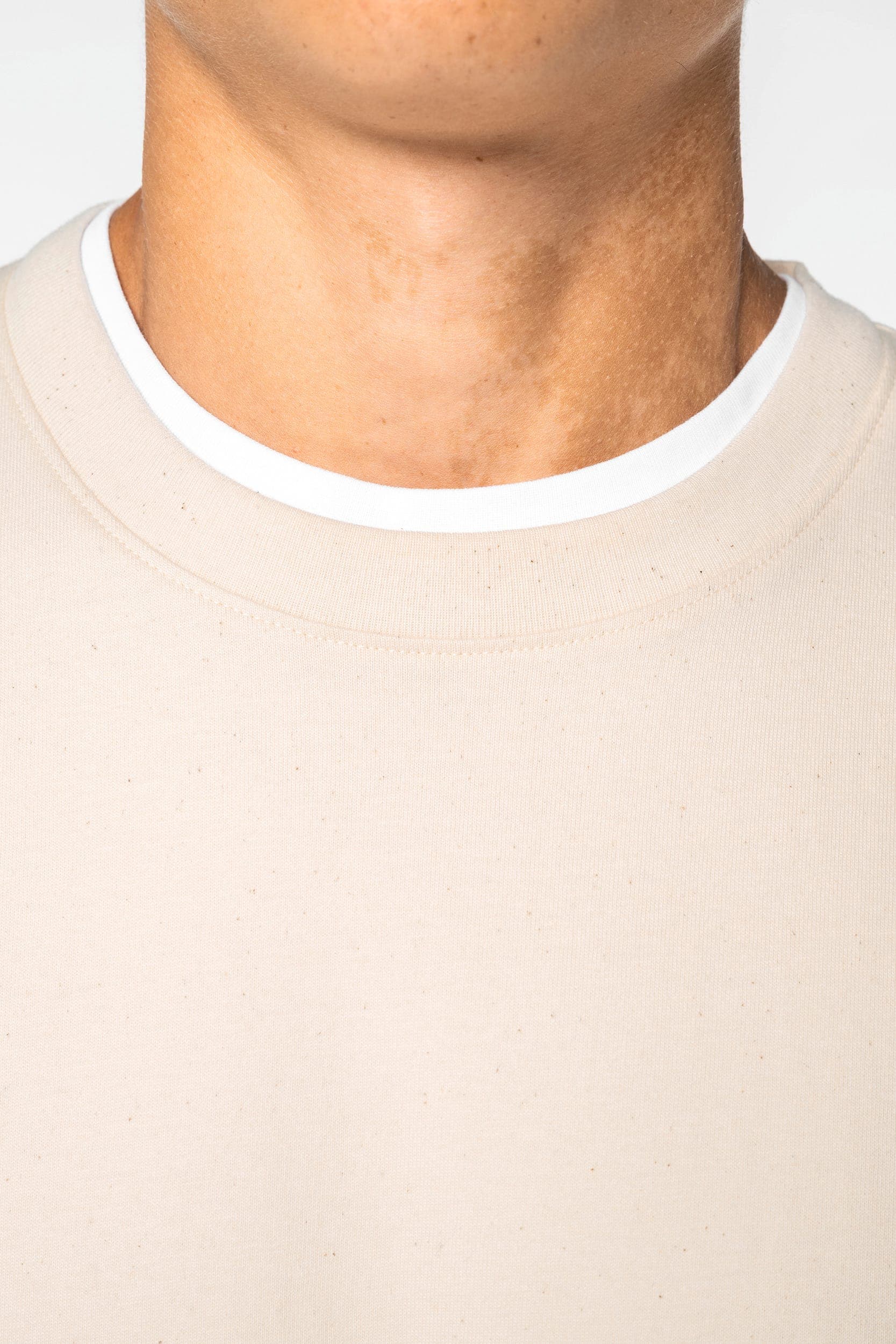 T-shirt écoresponsable oversize homme en situation