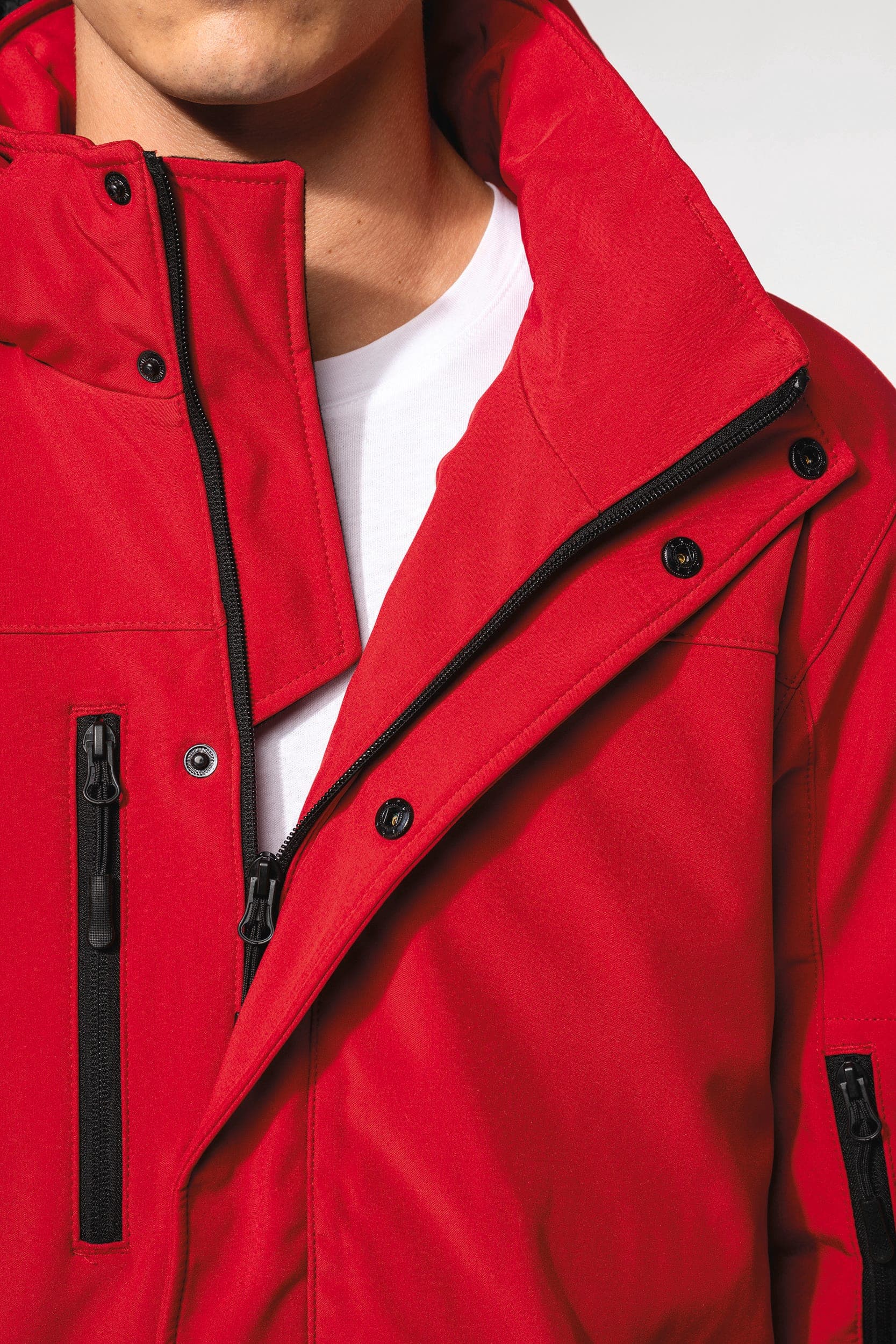 Parka softshell doublée capuche homme en situation