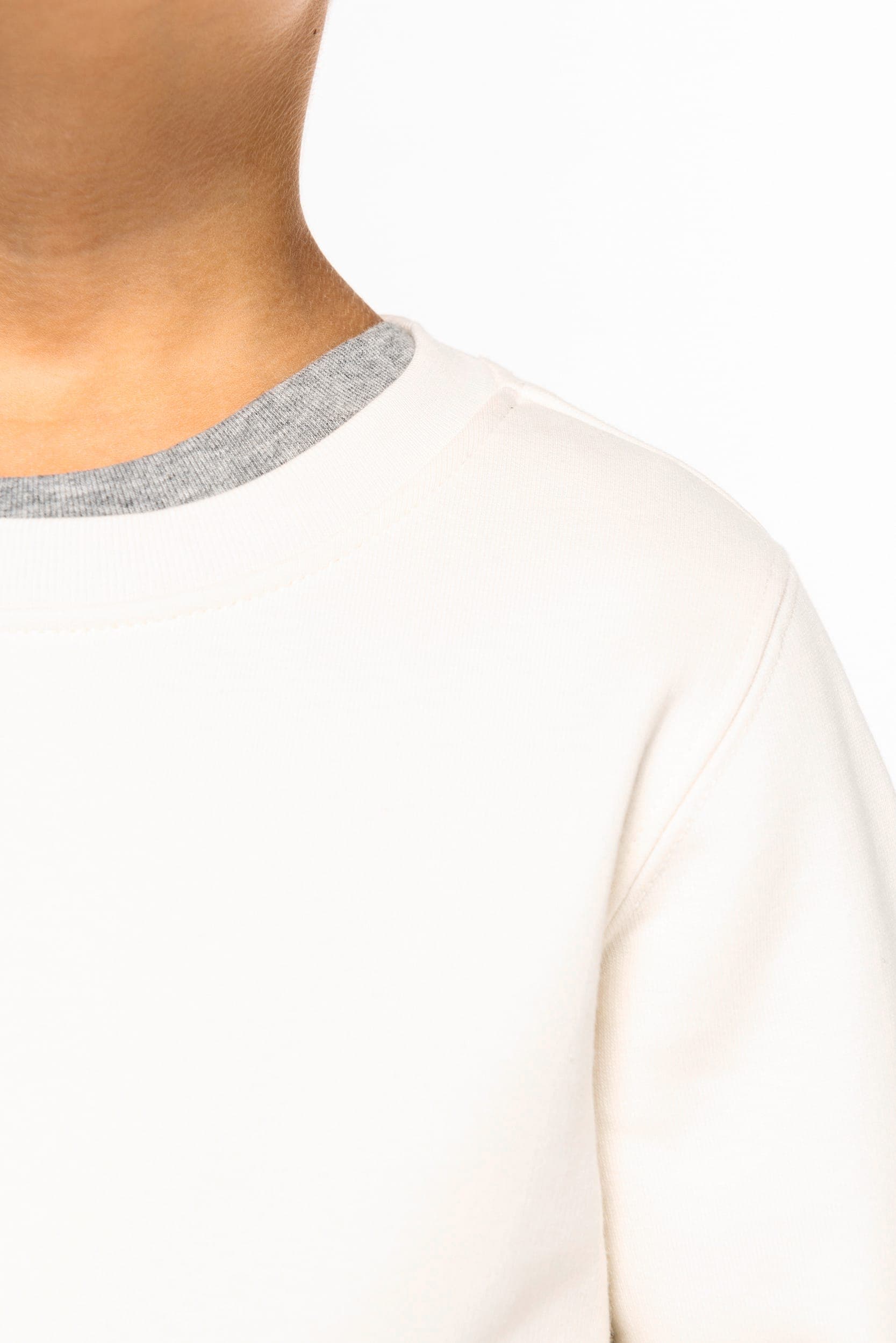 Sweat-shirt écoresponsable à col rond enfant en situation