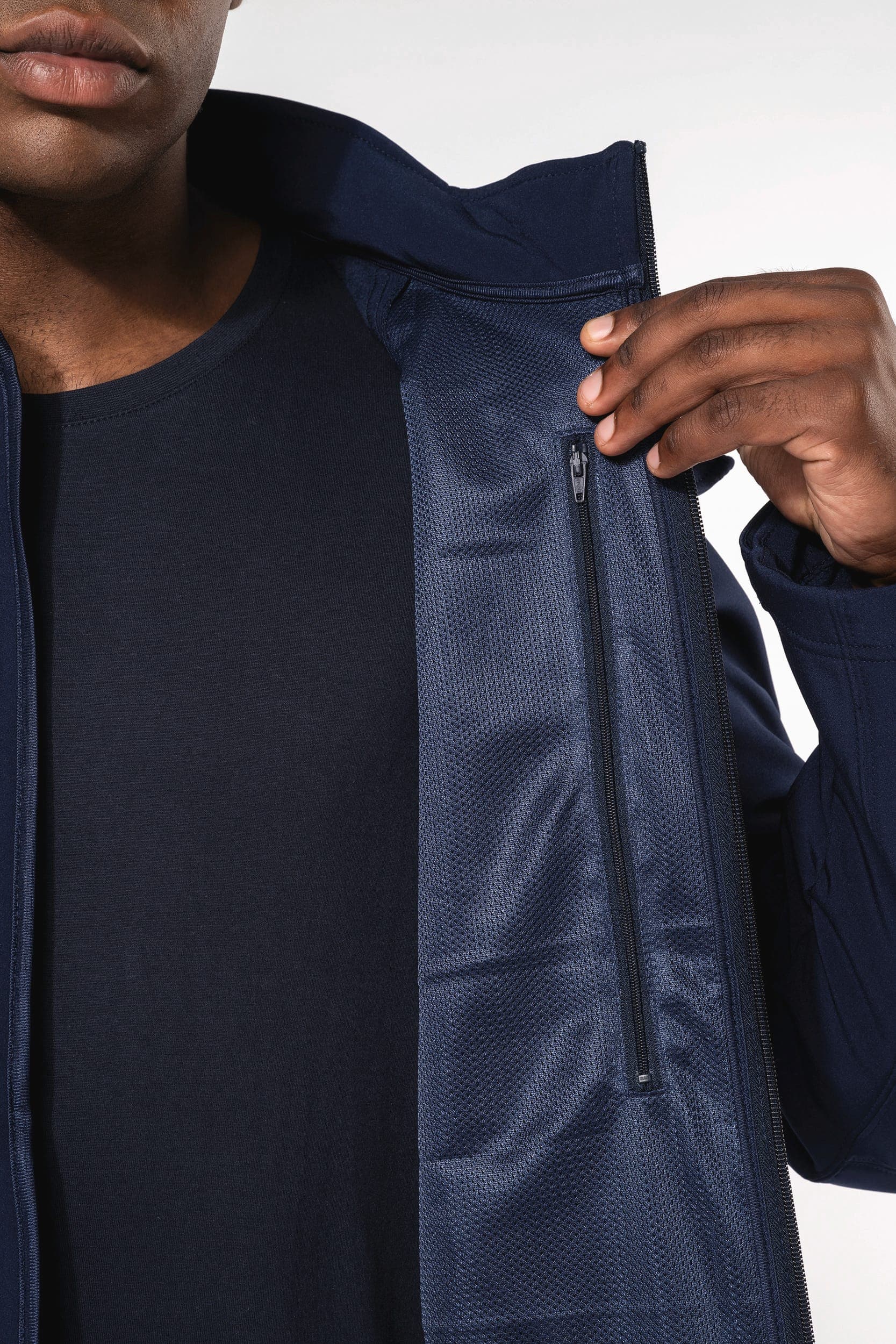 Veste softshell à capuche amovible homme en situation