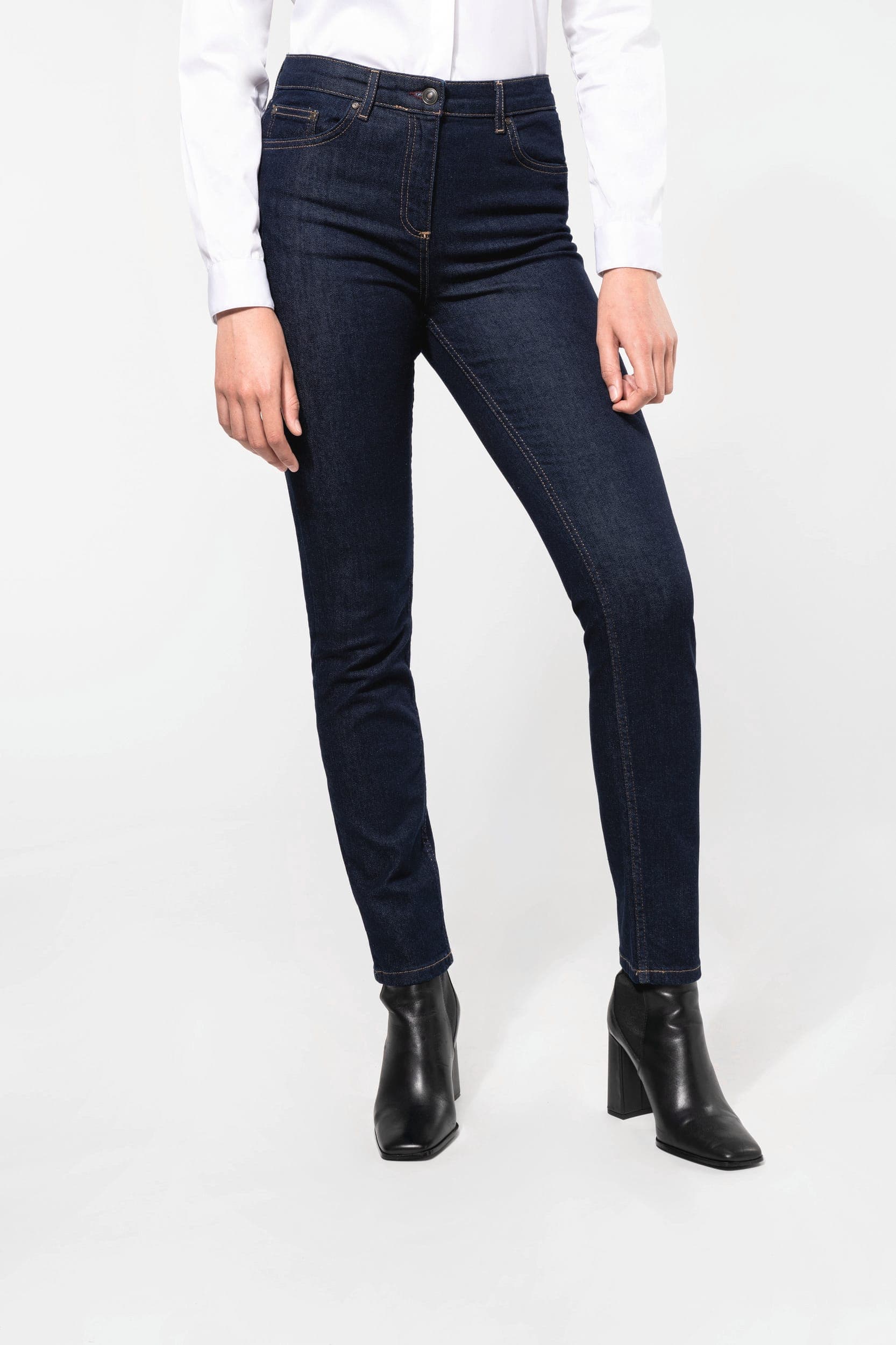 Jean femme en situation