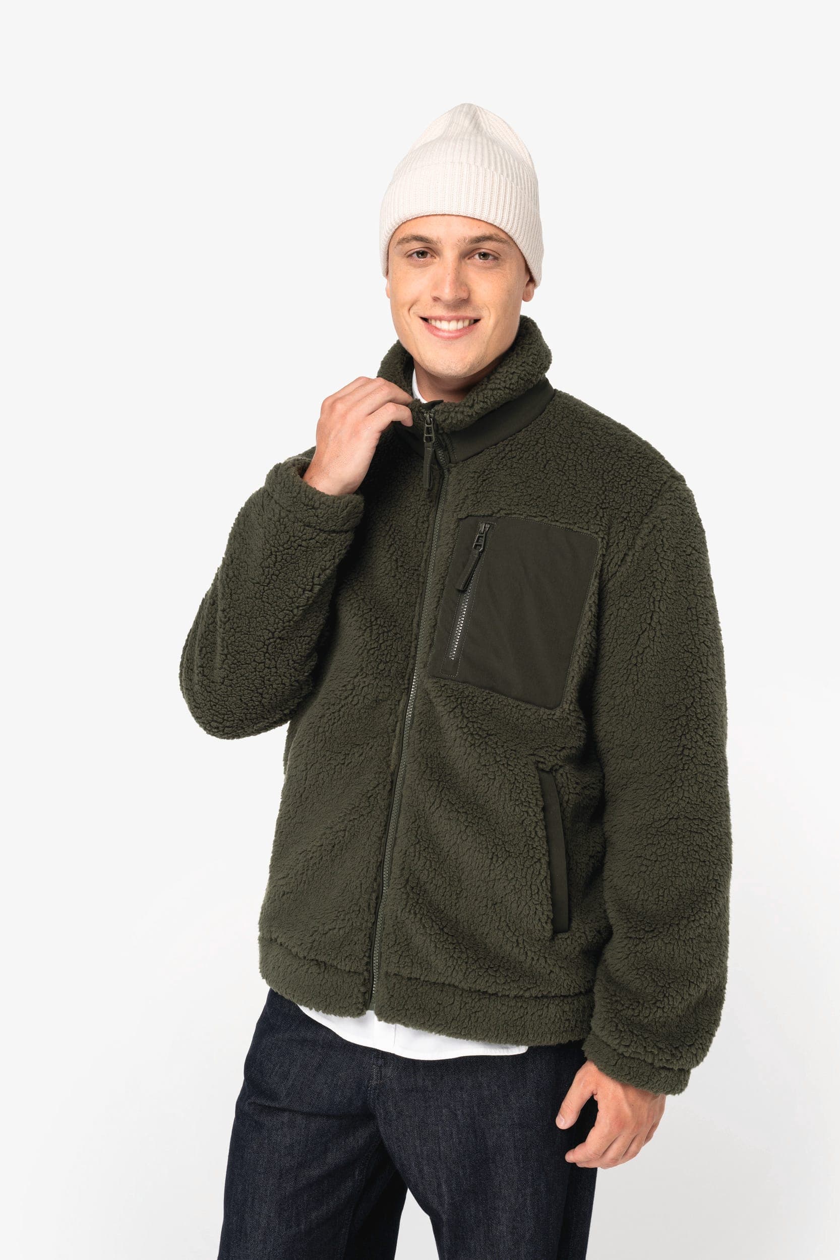 Veste écoresponsable en sherpa unisexe en situation