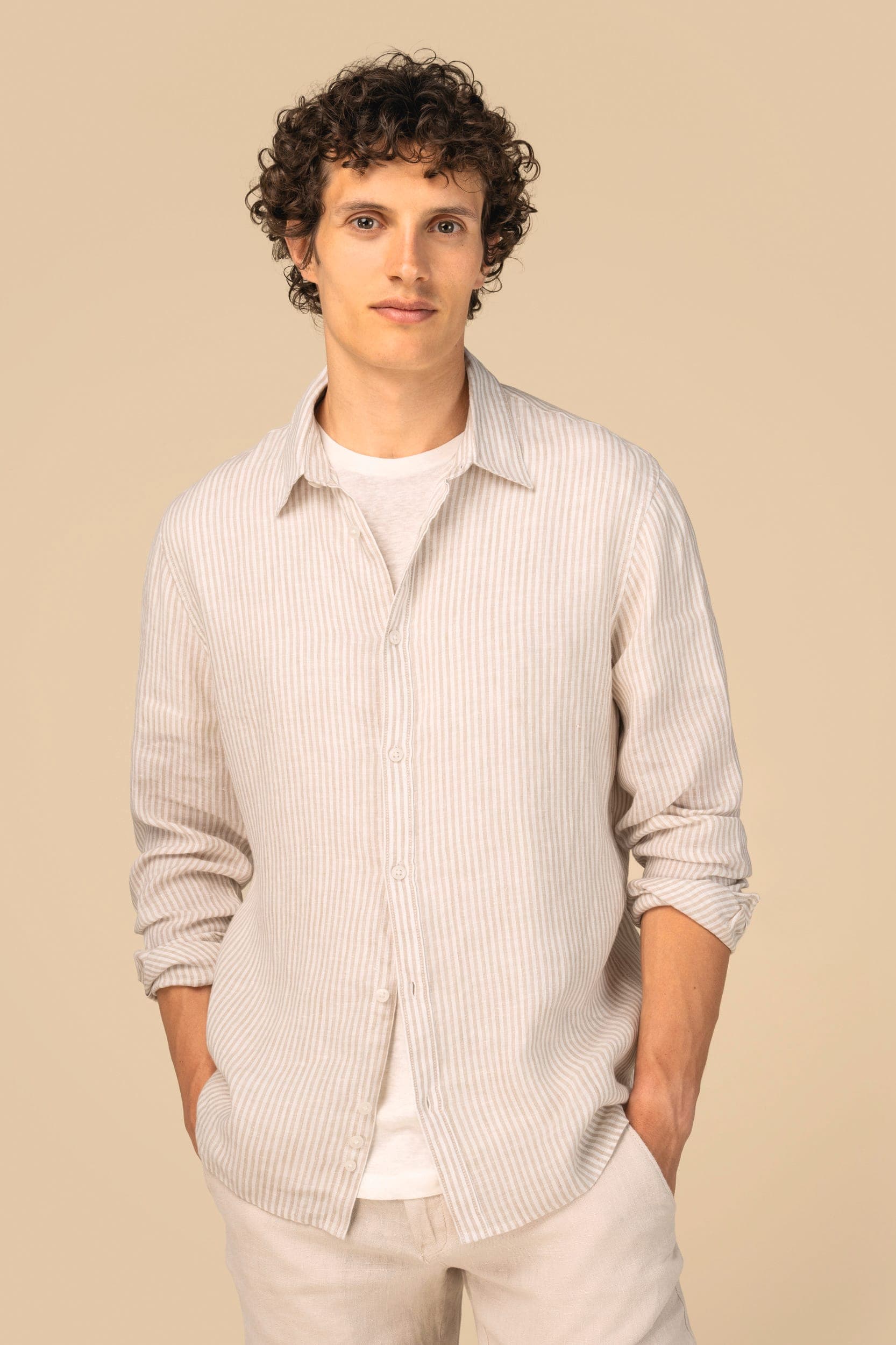 Chemise rayée en lin homme en situation