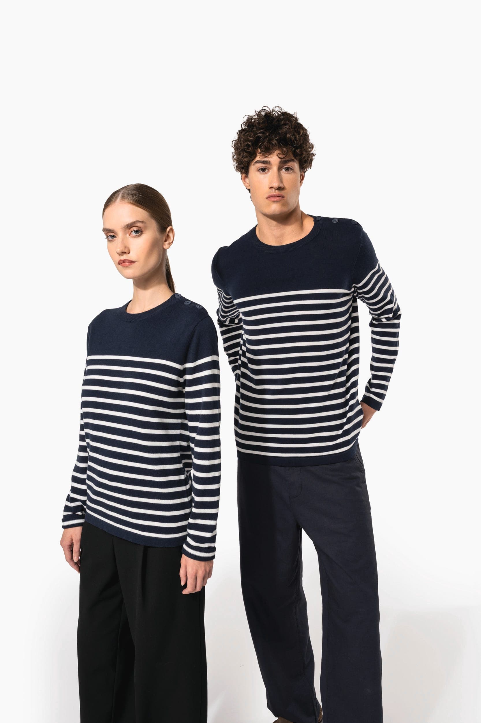 Pull marin homme en situation