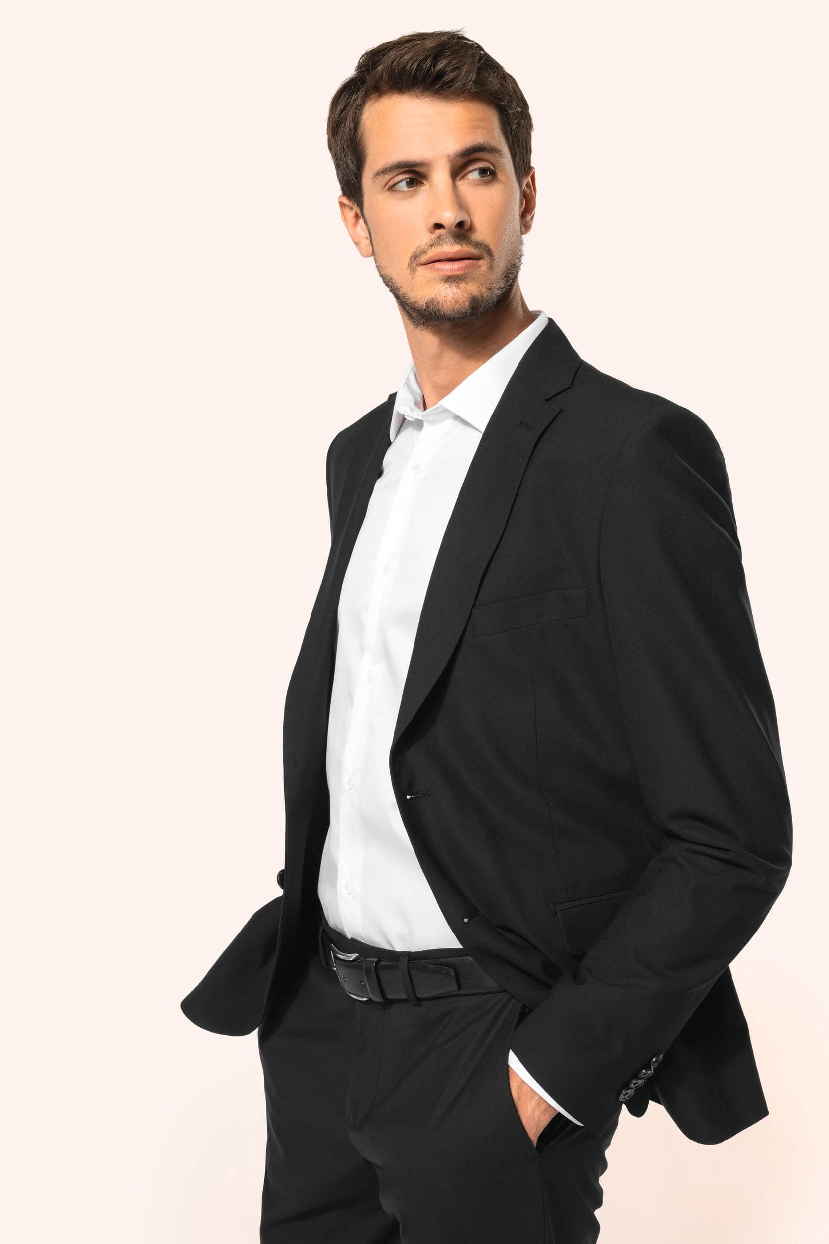 Veste de costume homme en situation
