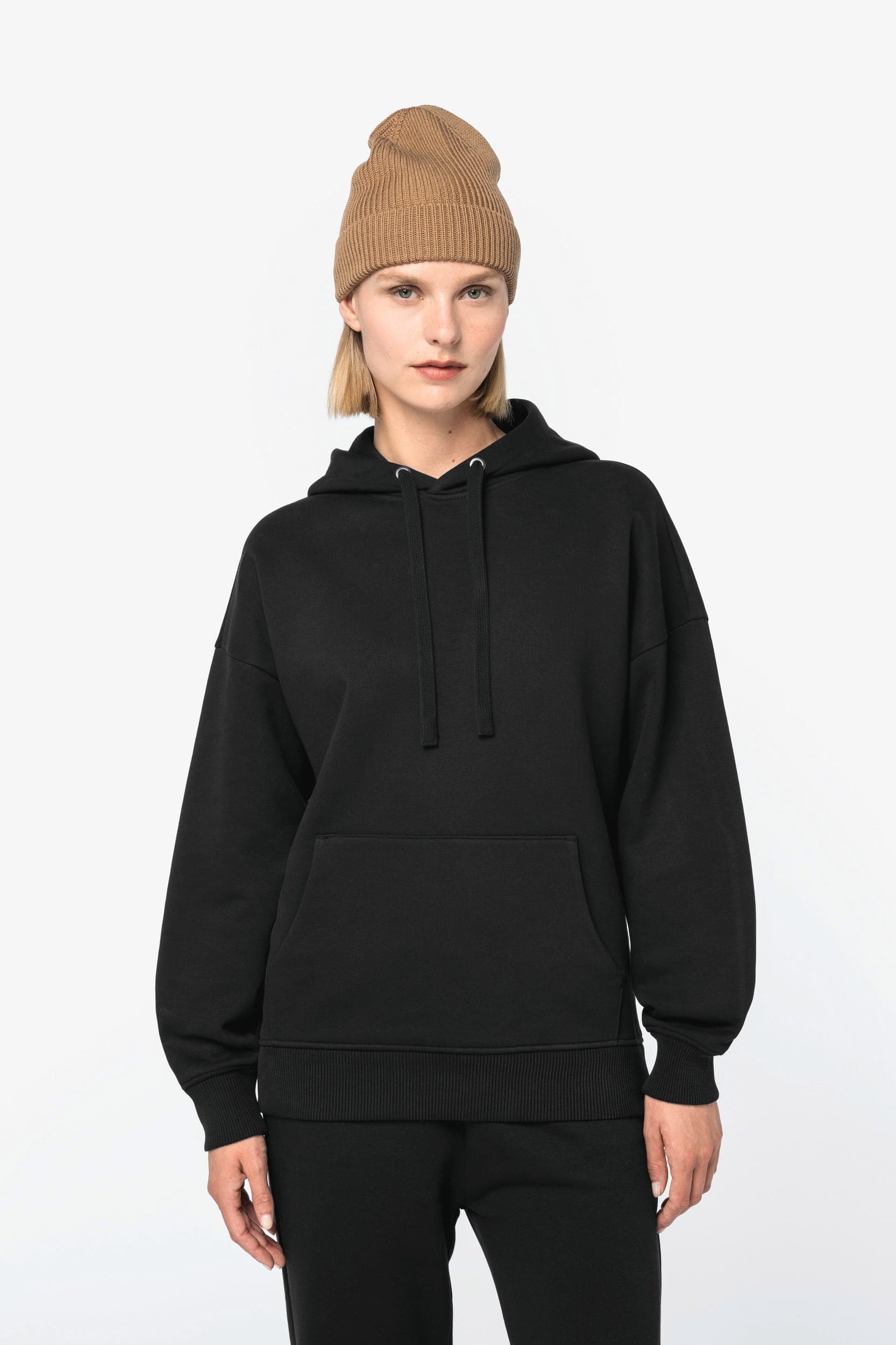 Sweat-shirt écoresponsable à capuche oversize unisexe en situation