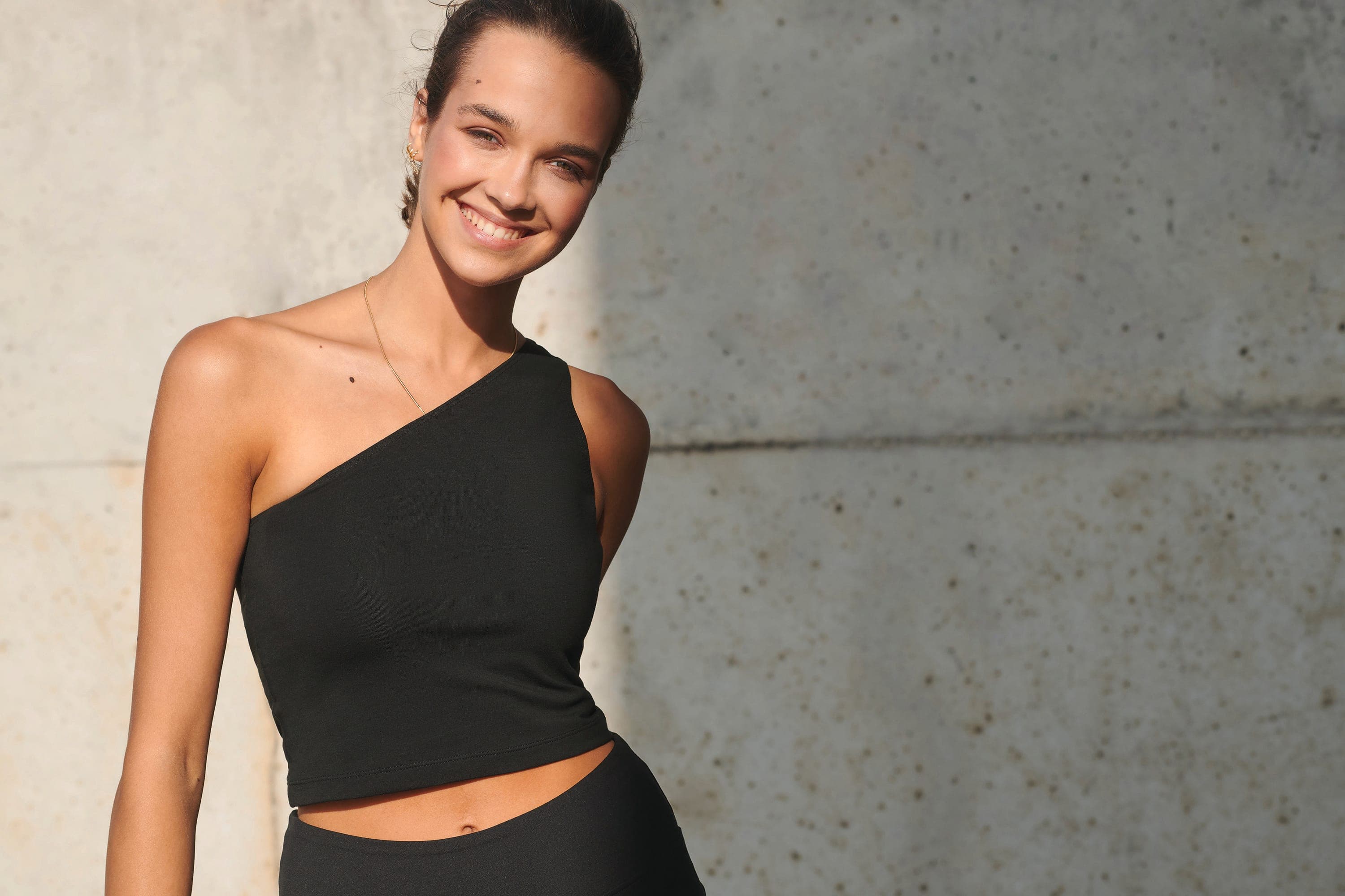 Haut asymétrique pour femme en situation