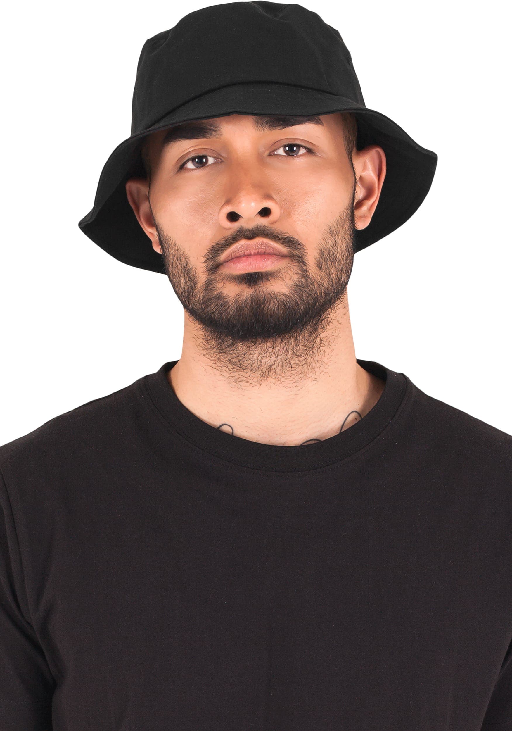 FLEXFIT COTTON TWILL BUCKET HAT en situation