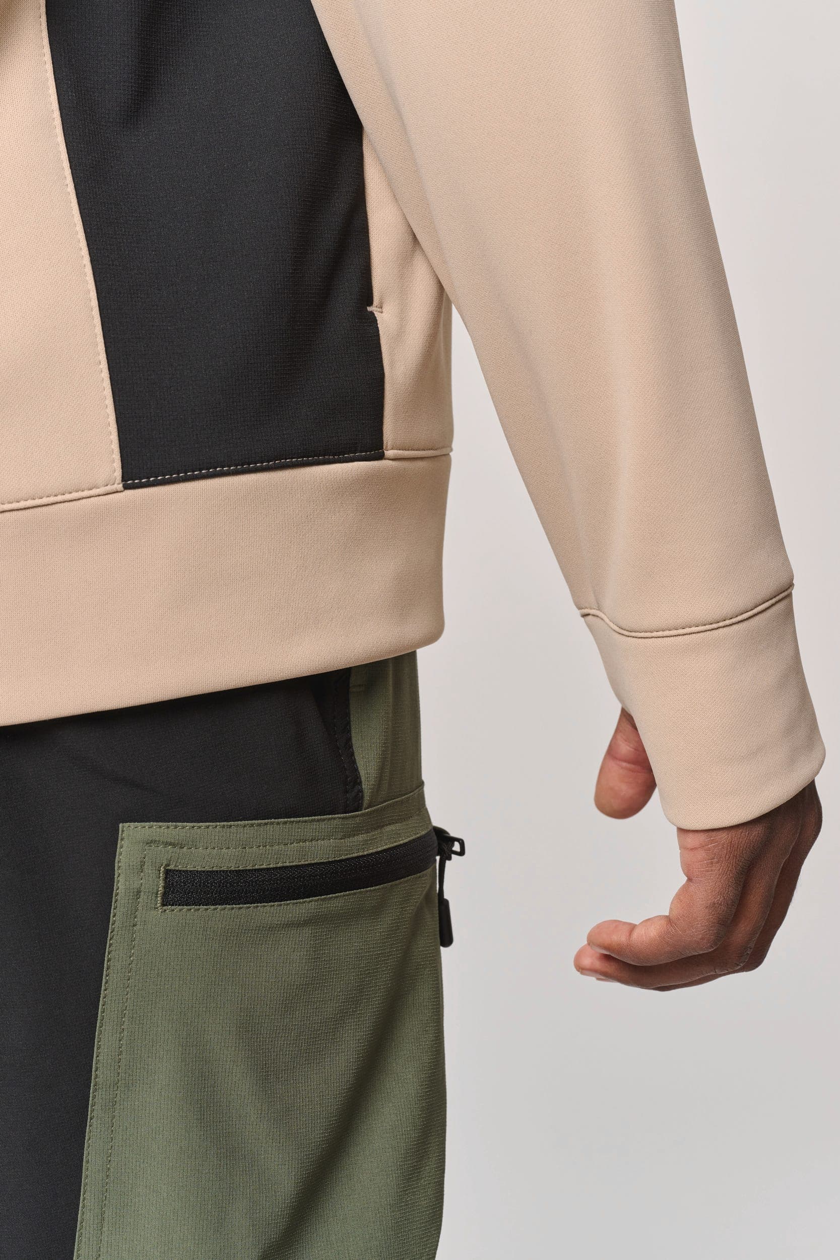 Veste outdoor zippée unisexe en situation