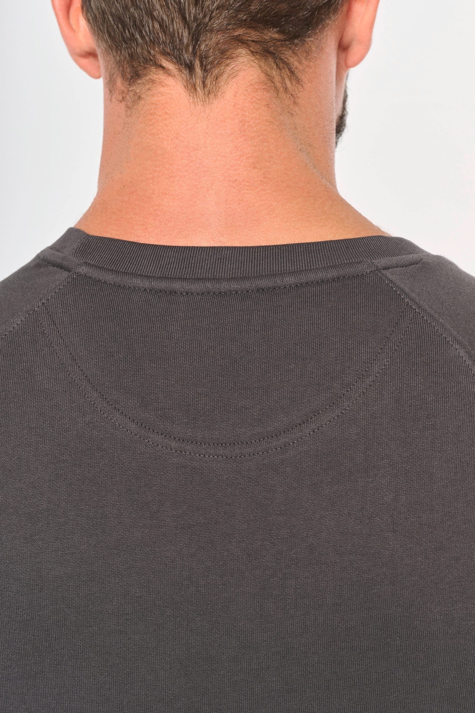 Sweat-shirt col rond  homme en situation