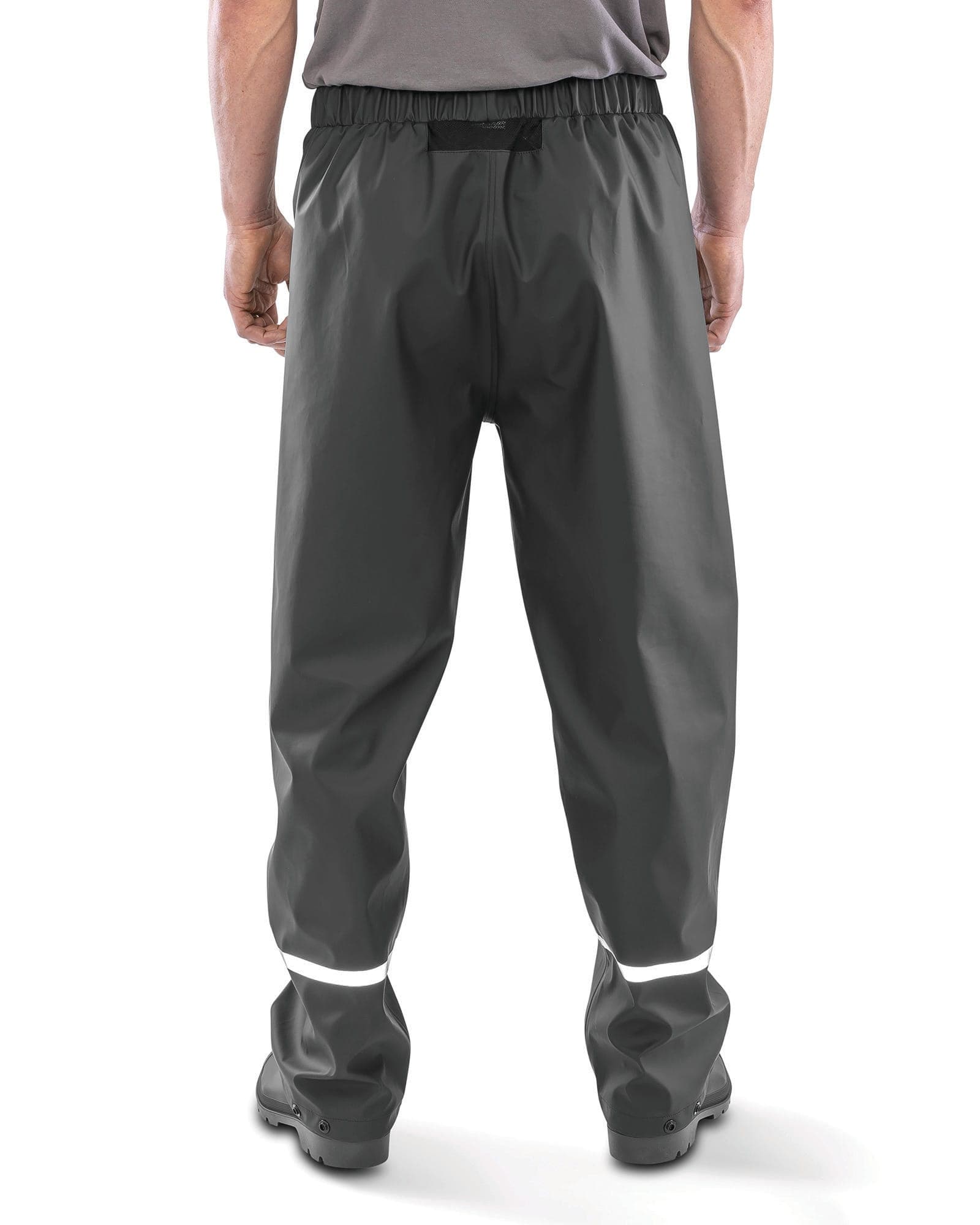 Pantalon Prism PU waterproof avec bandes réfléchissantes en situation