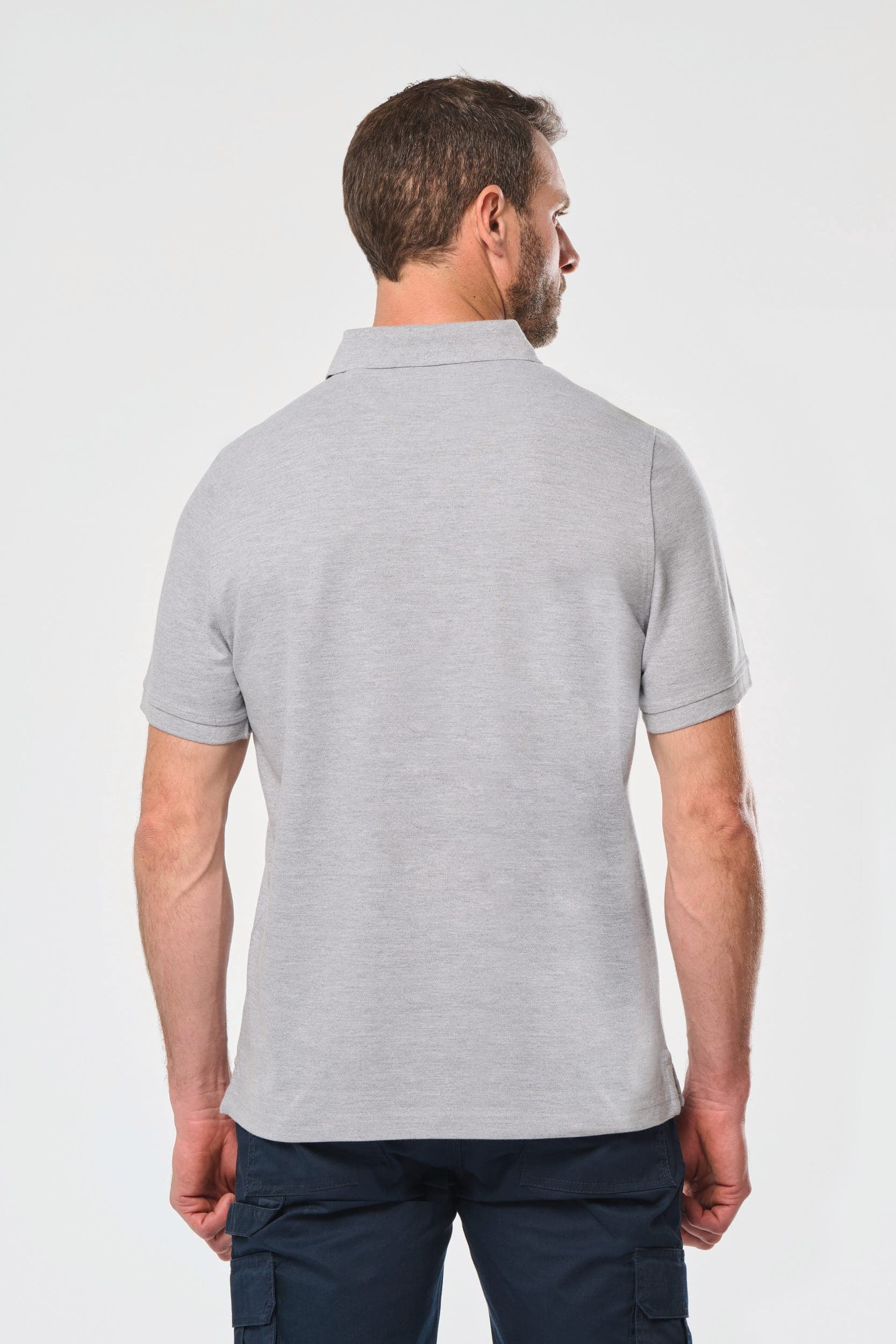 Polo col boutons pression manches courtes homme en situation