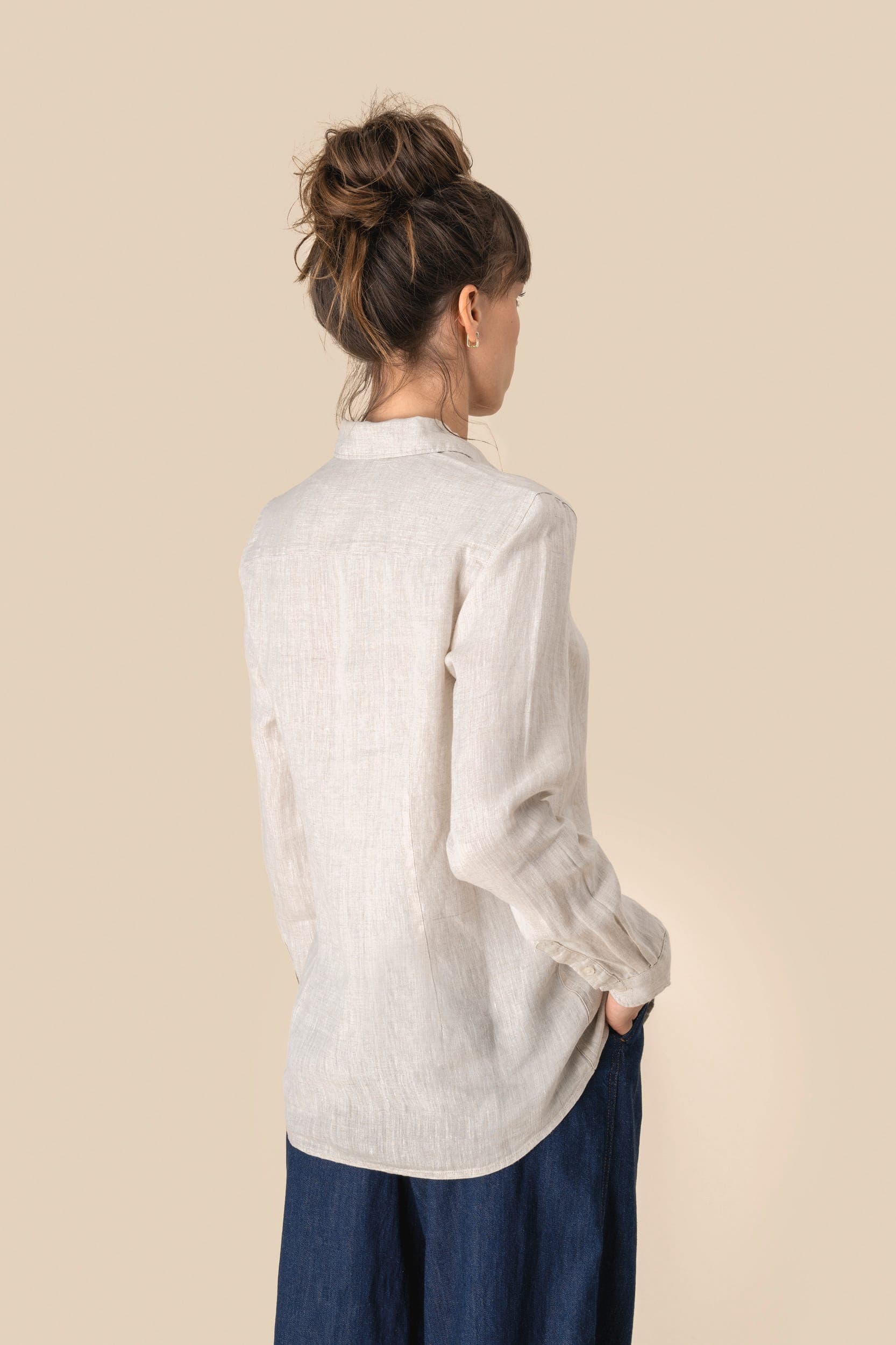 Chemise en lin femme en situation