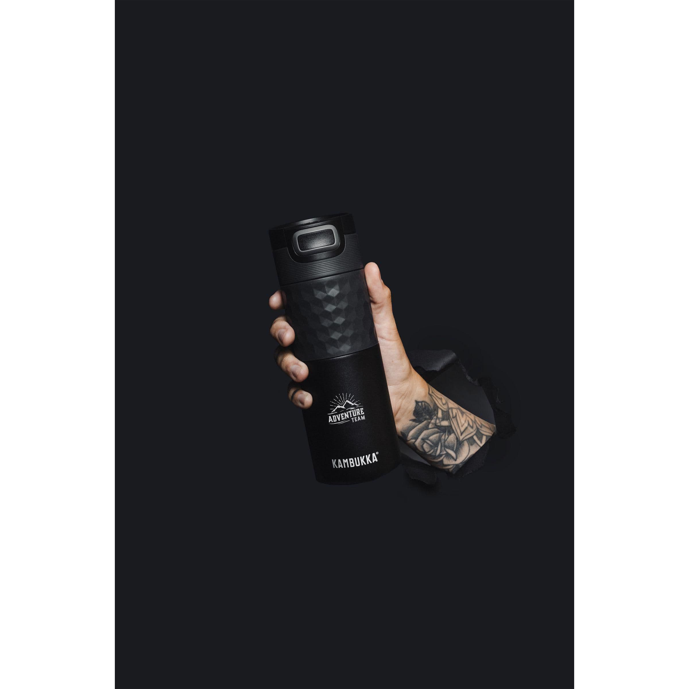 Gobelet thermos Kambukka® Etna Grip 500 ml en situation