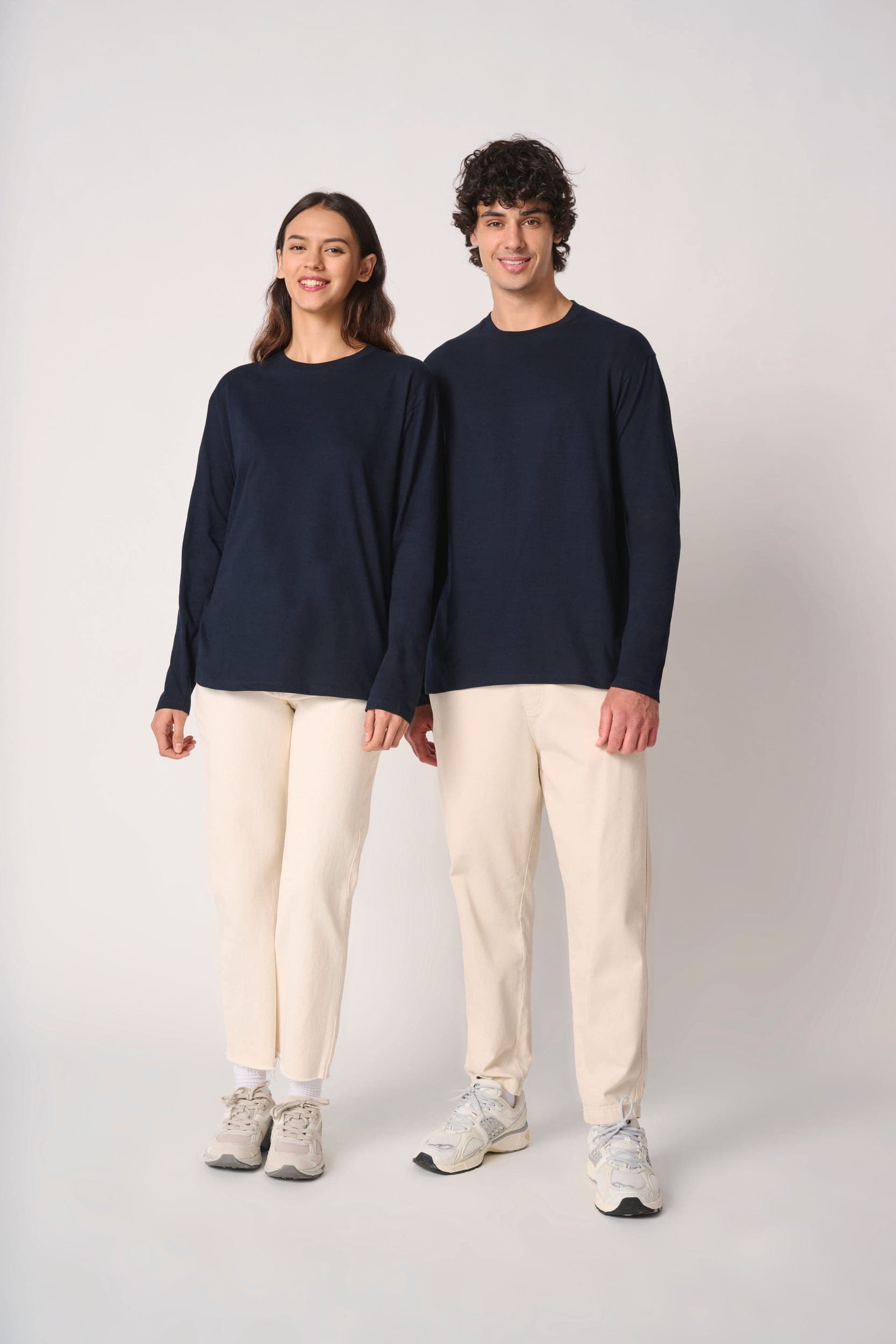 T-shirt LSL unisexe iDeal150 en situation