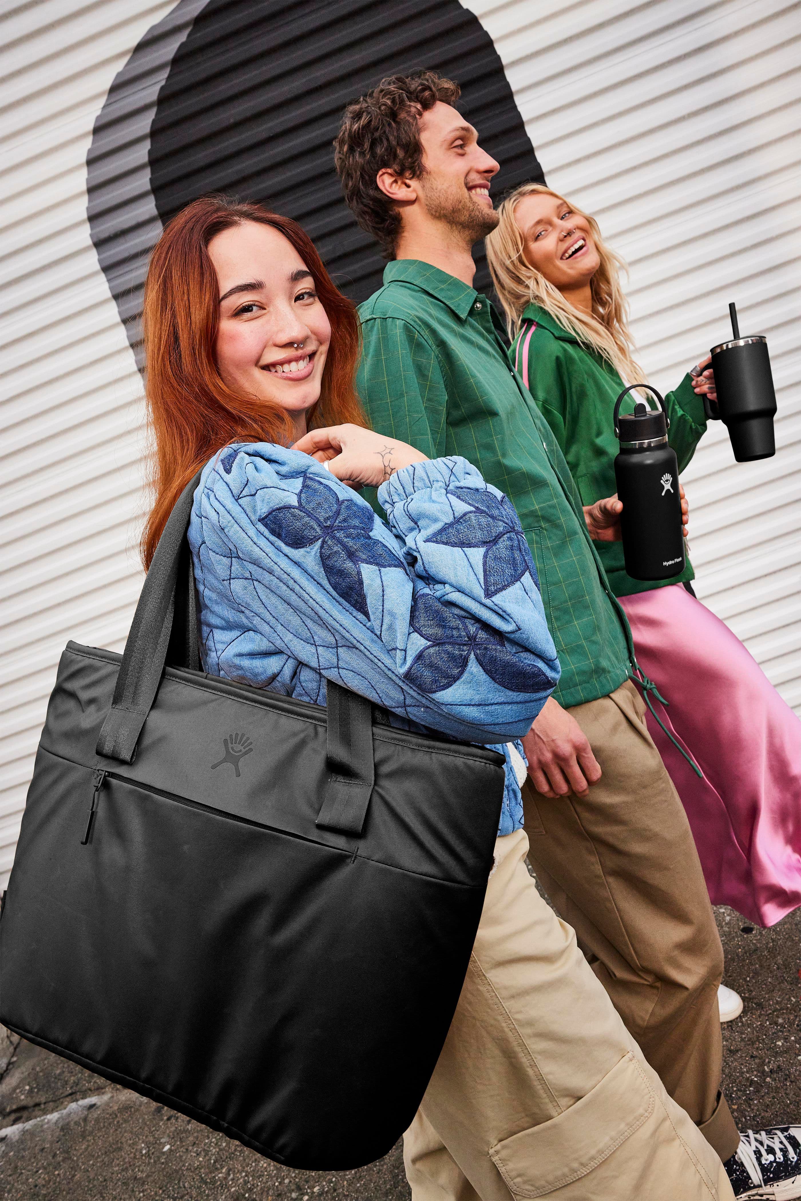 Gobelet Hydro Flask Travel 946 ml en situation