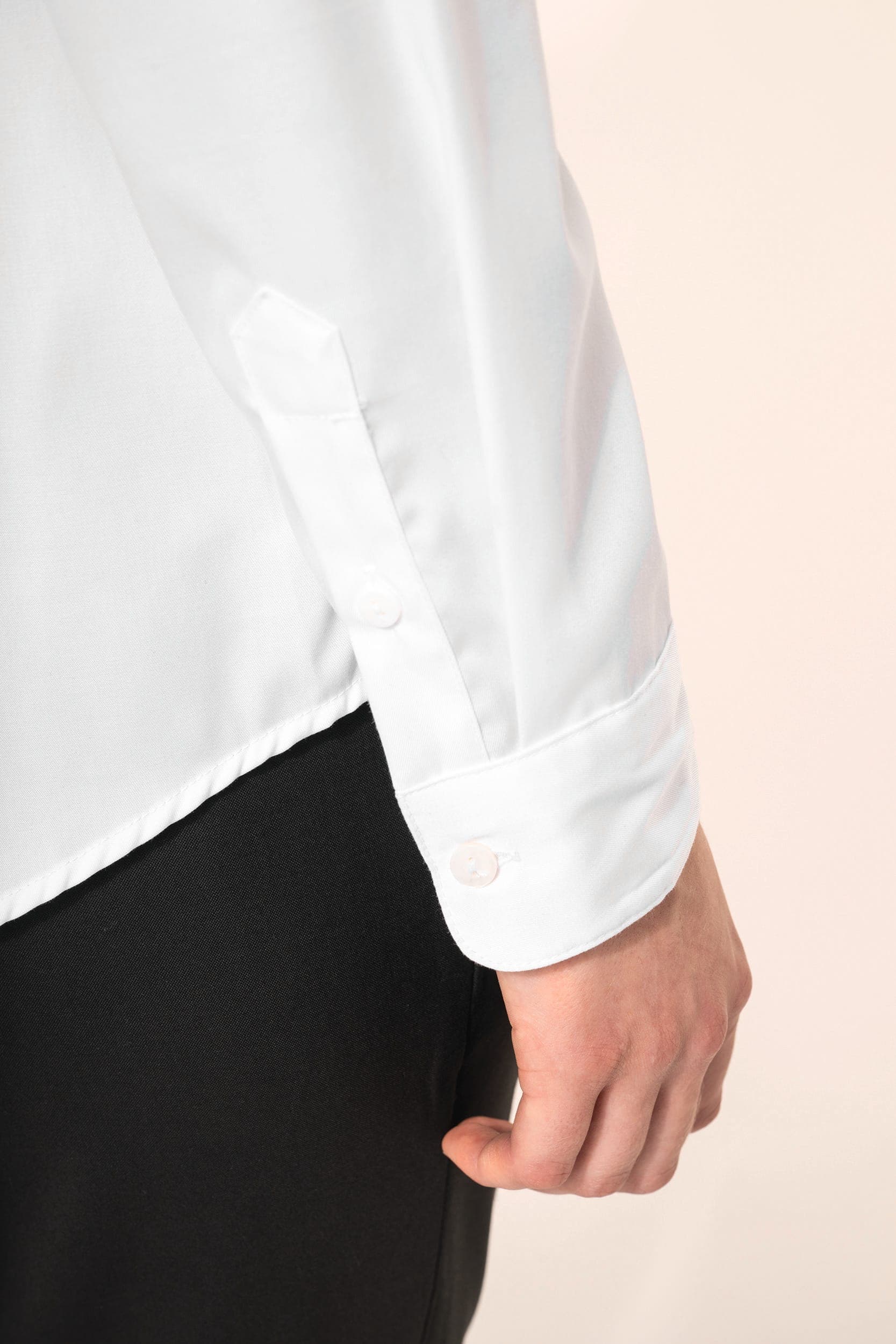 Chemise twill manches longues femme en situation
