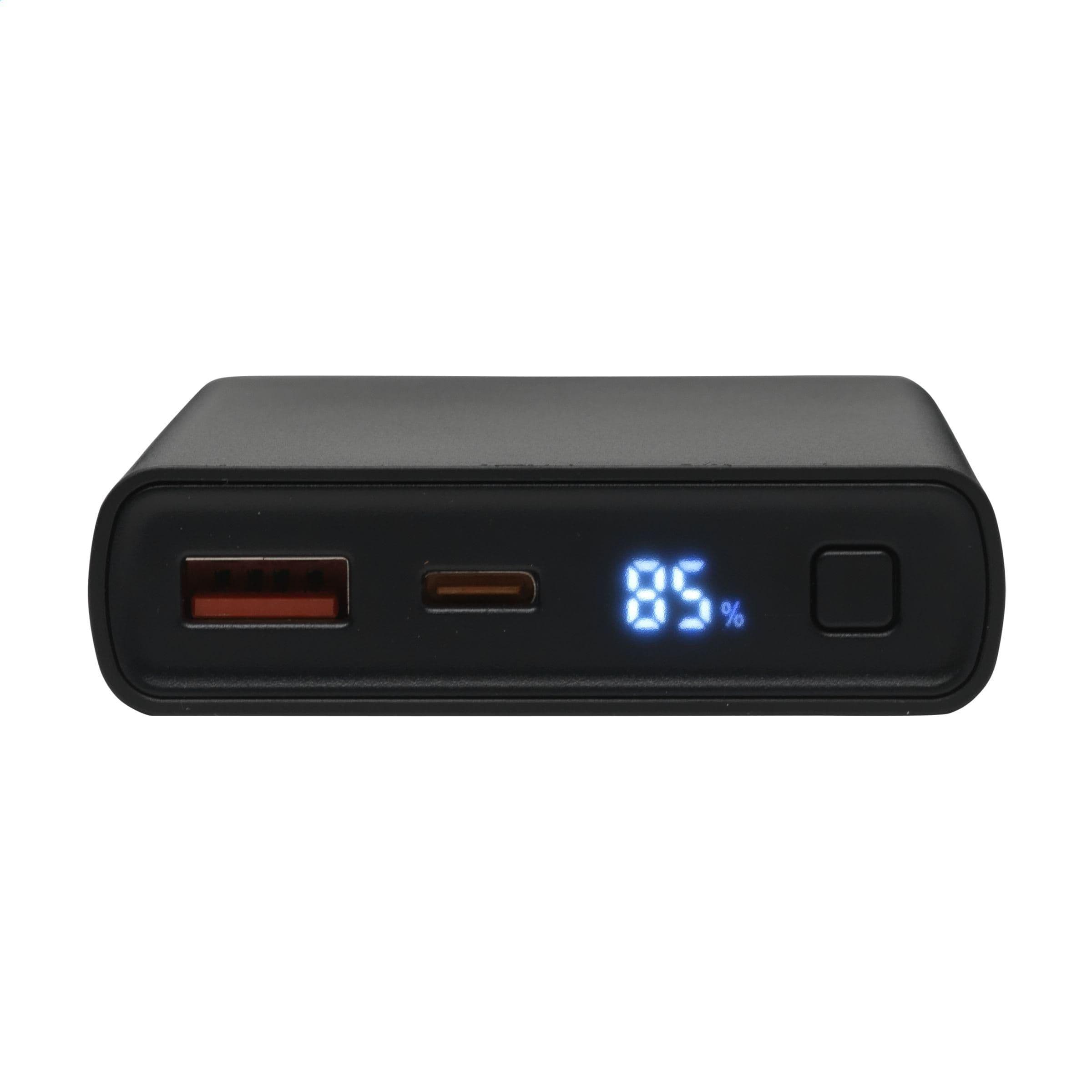 Batterie externe Powerbank RCS recyclée ABS 10000 en situation