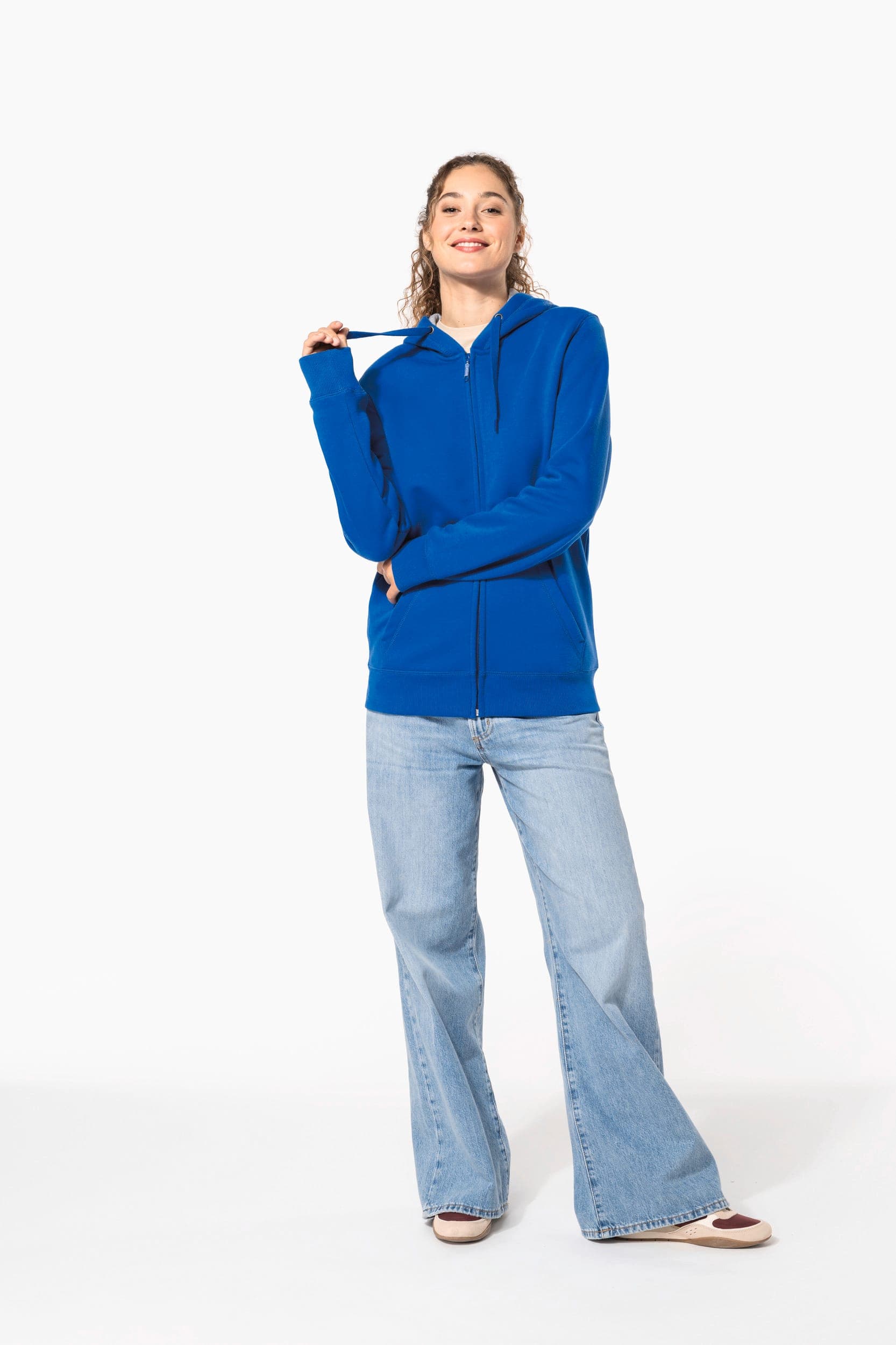Sweat-shirt zippé capuche unisexe en situation