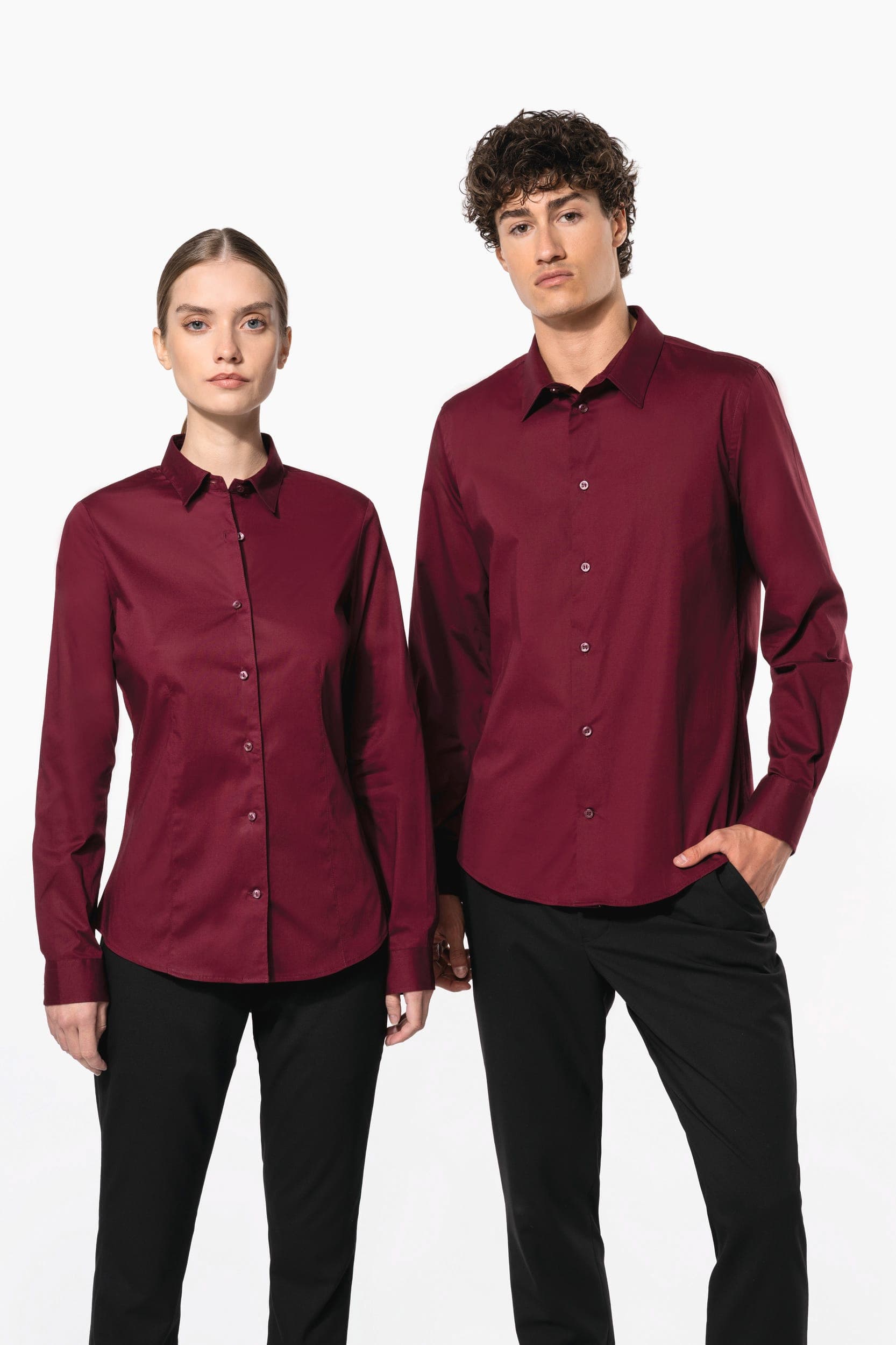 Chemise coton / élasthanne manches longues femme en situation