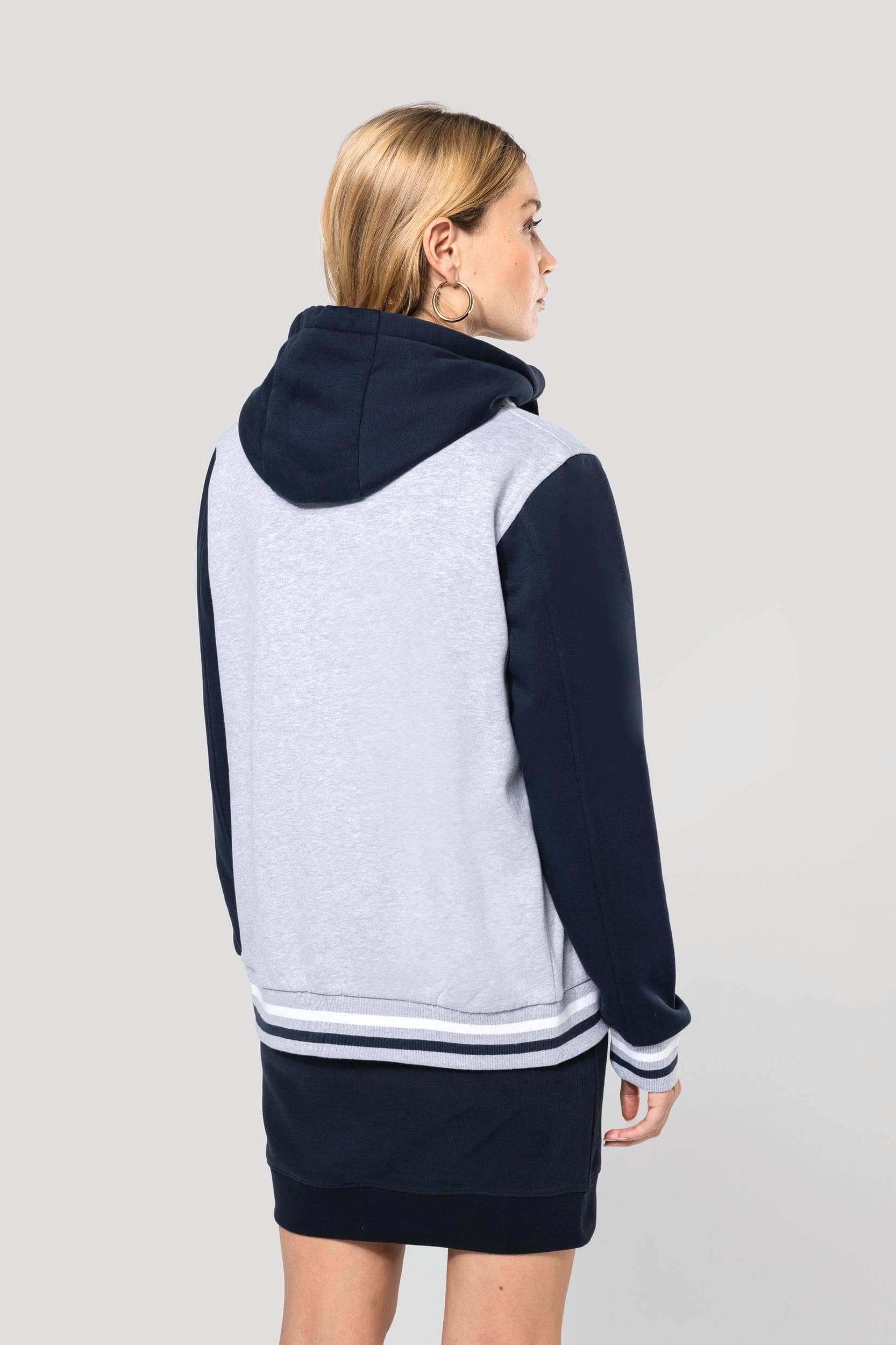 Blouson Teddy à capuche unisexe en situation