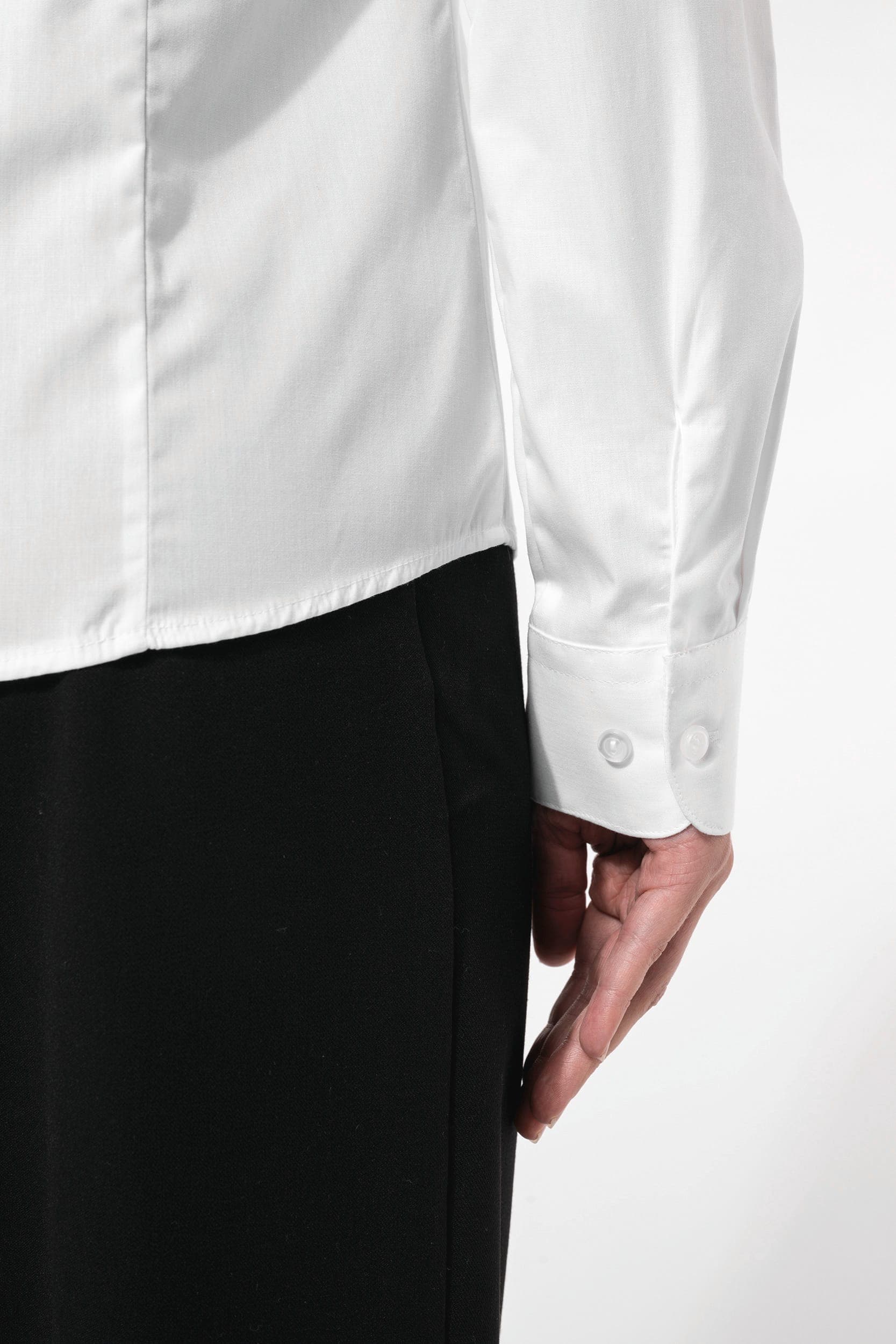 Chemise popeline manches longues femme en situation