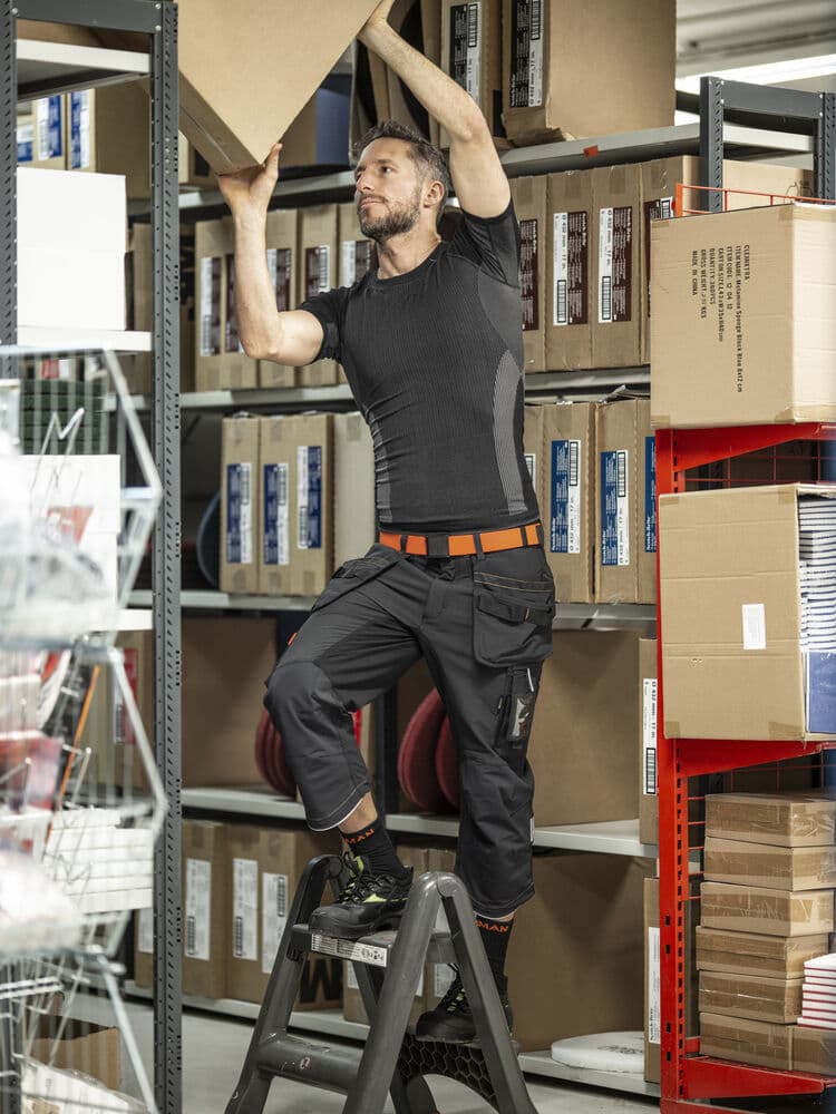 Jobman 9282 Stretch Belt No Scratch en situation