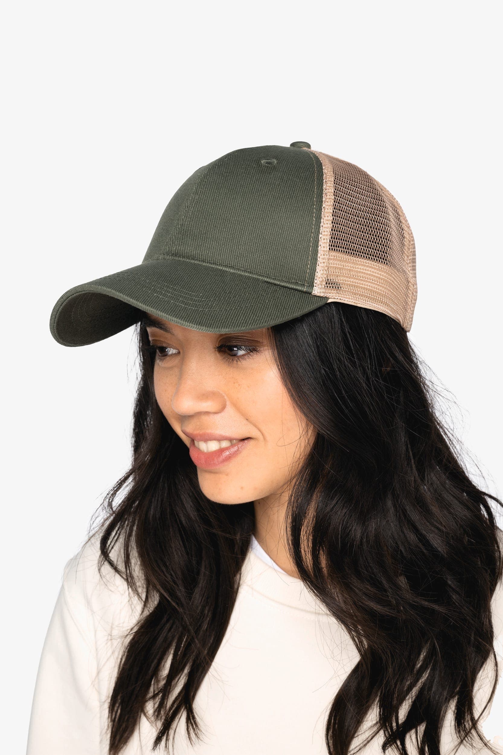 Casquette trucker écoresponsable 6 panneaux unisexe en situation