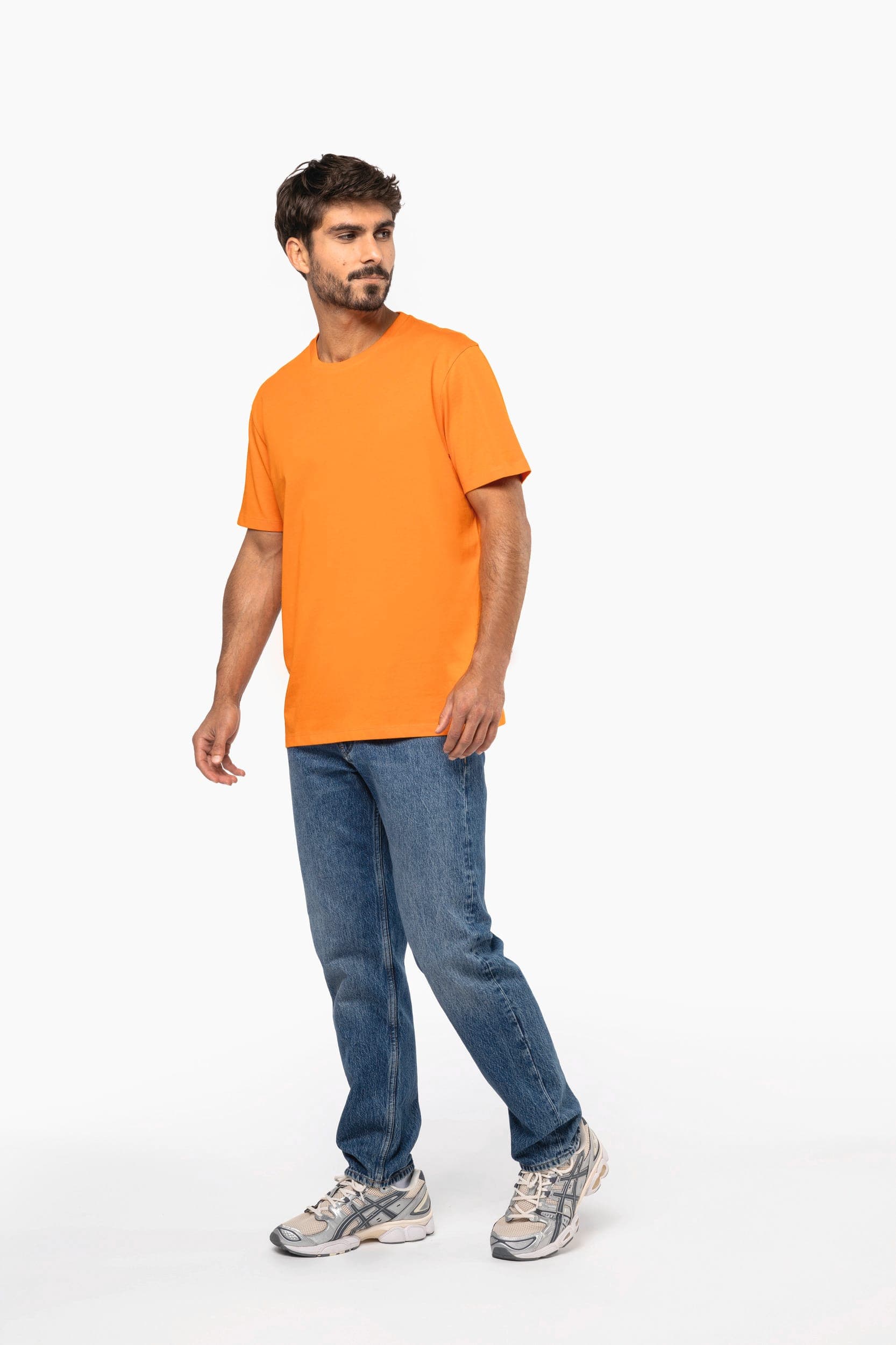 T-shirt manches courtes col rond unisexe en situation