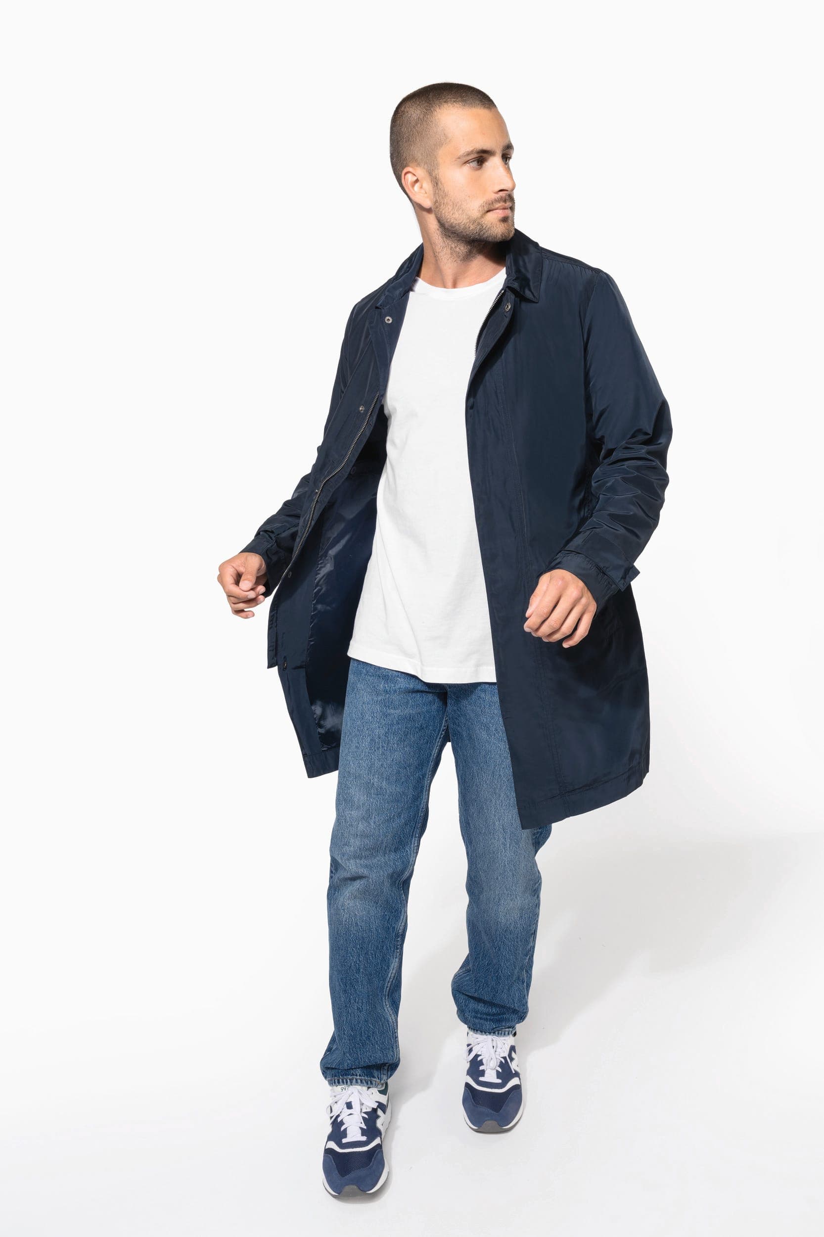 Trench léger homme en situation