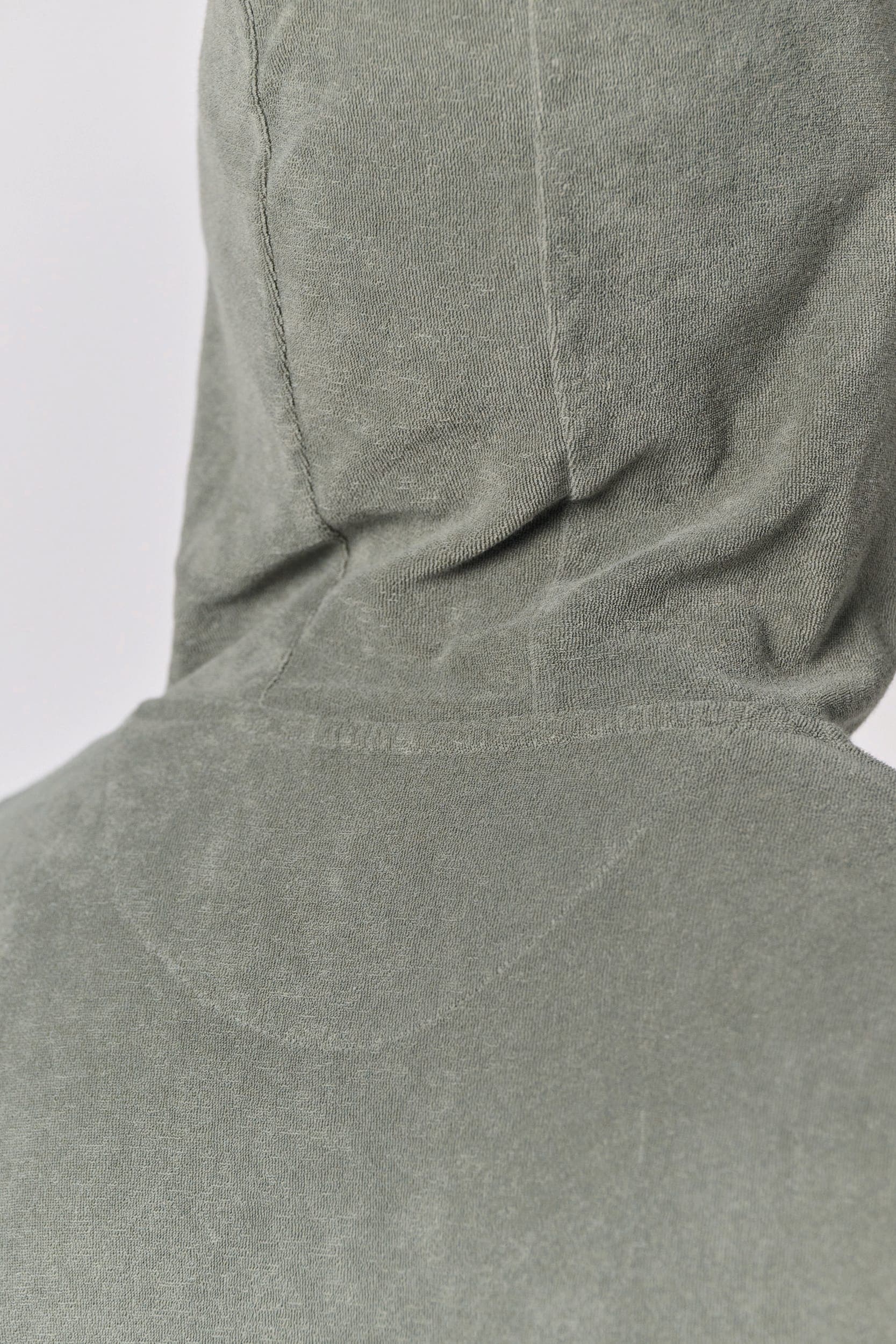 Sweat-shirt écoresponsable en éponge zippé à capuche homme en situation