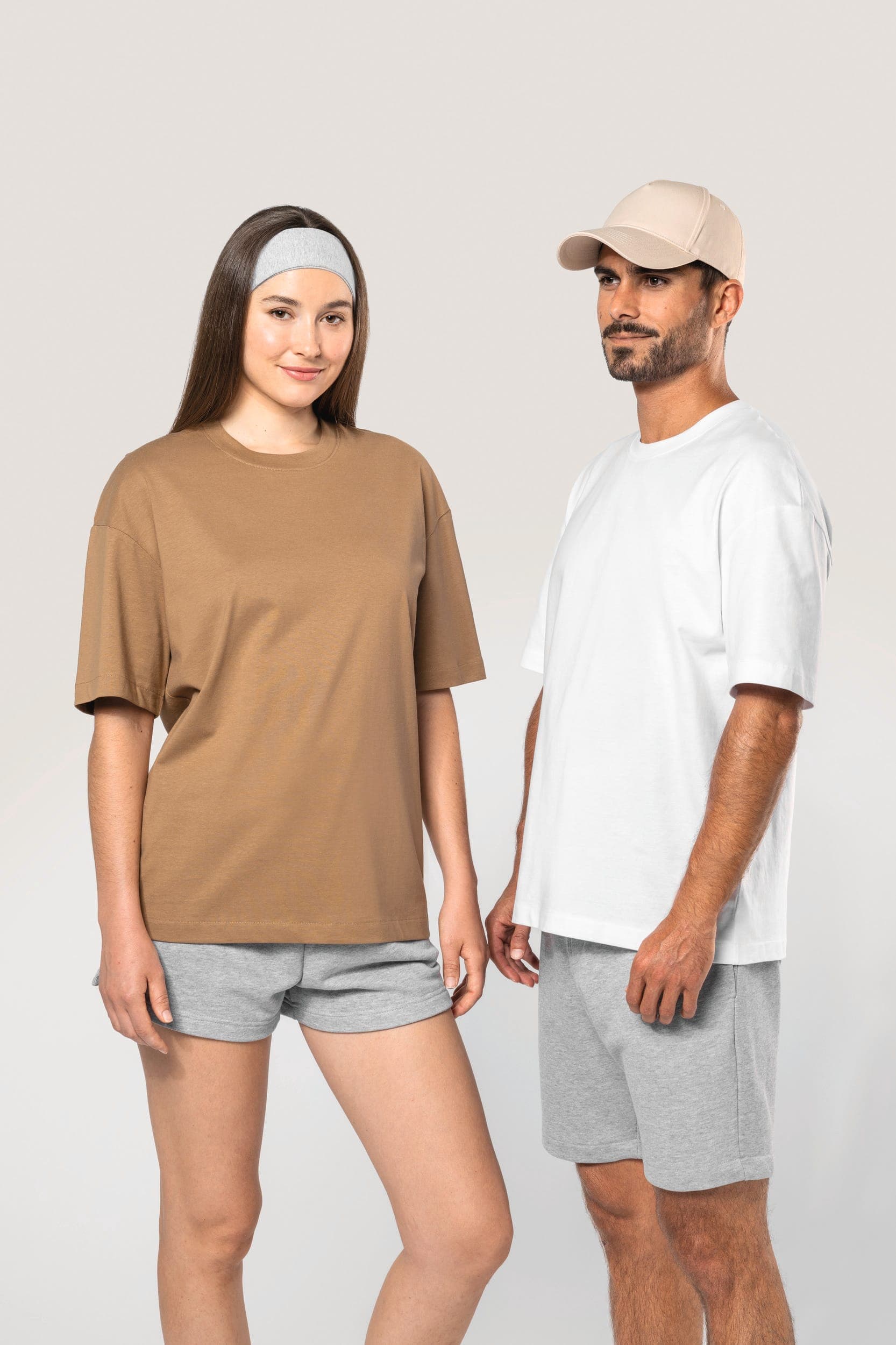 T-shirt unisexe oversize manches courtes en situation