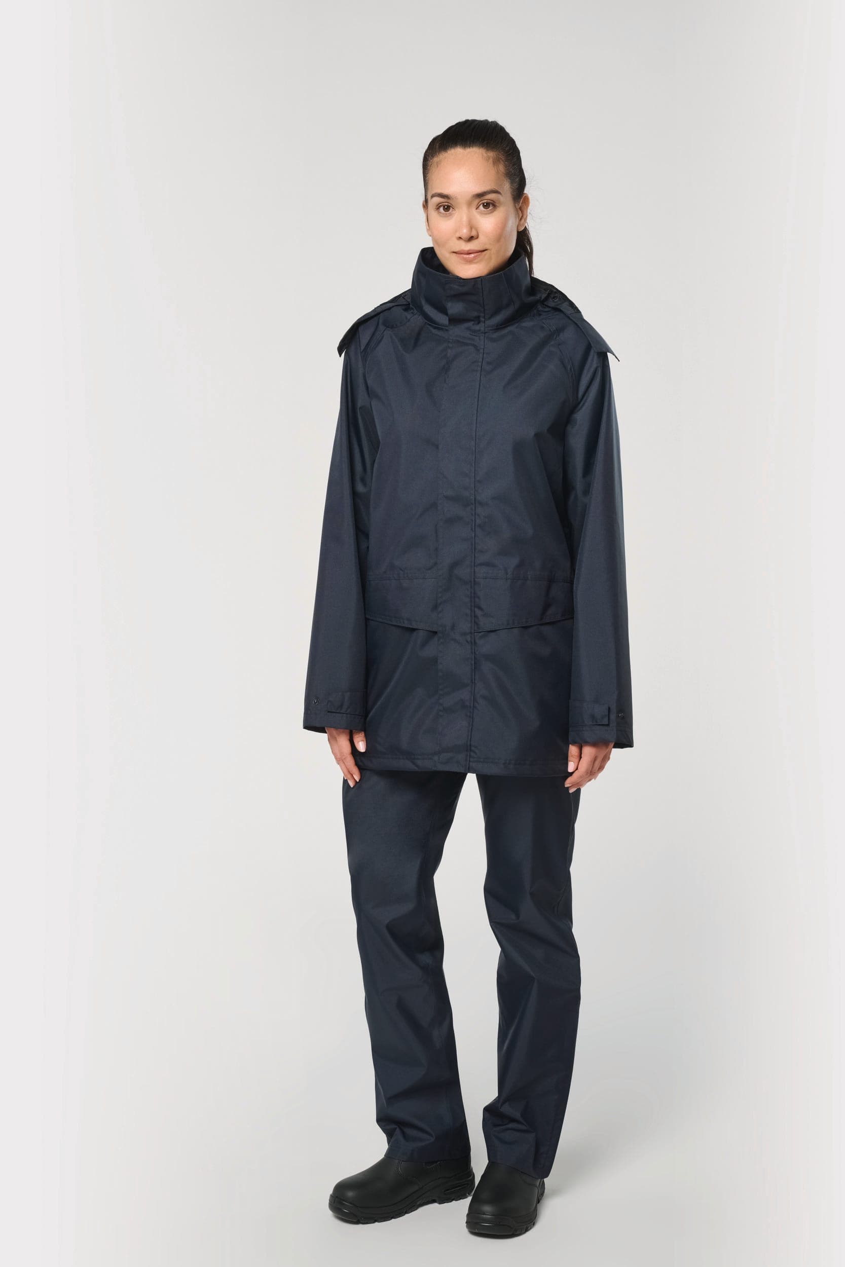 Veste de pluie unisexe en situation