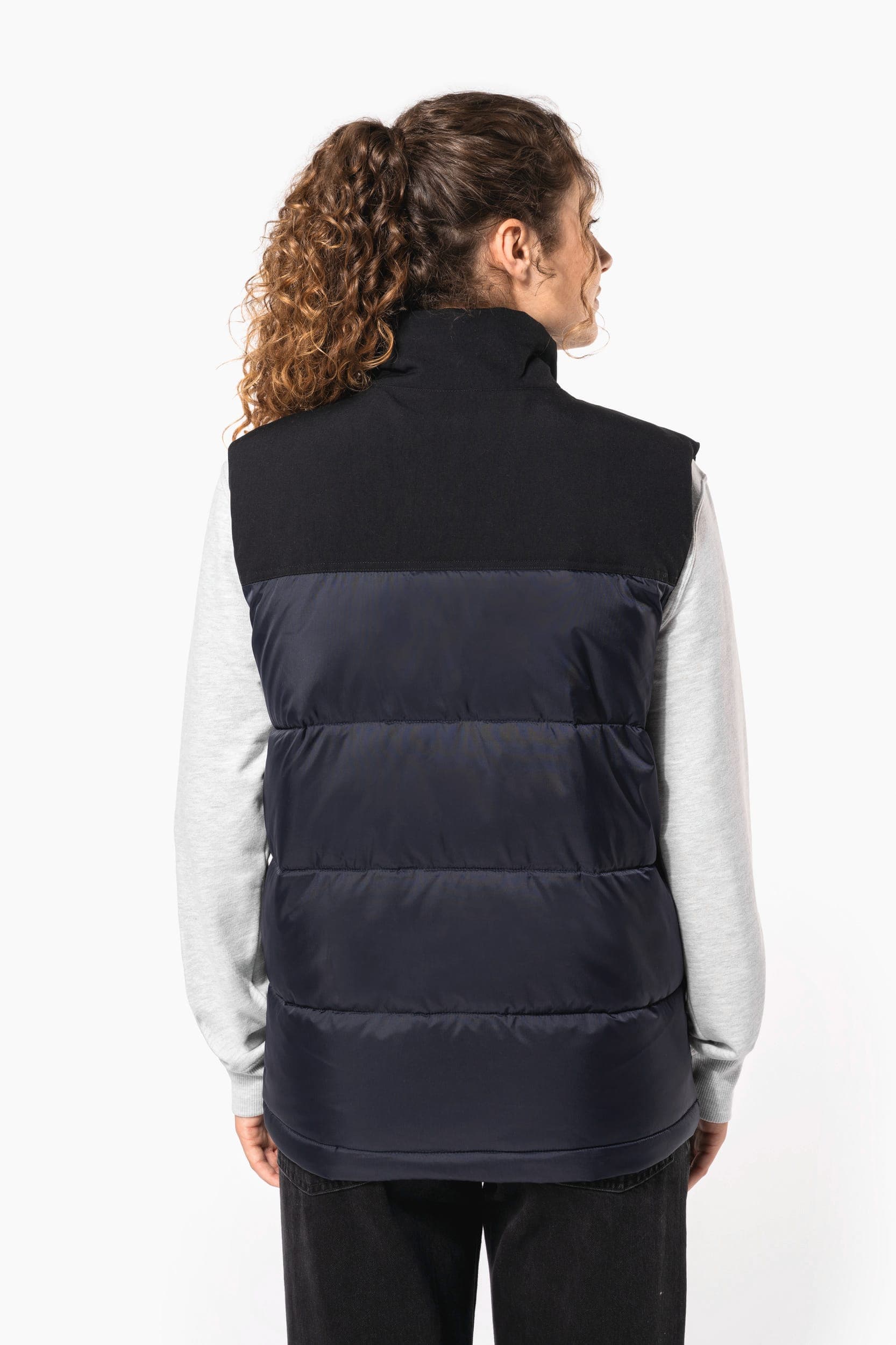 Bodywarmer matelassé bi-ton unisexe en situation