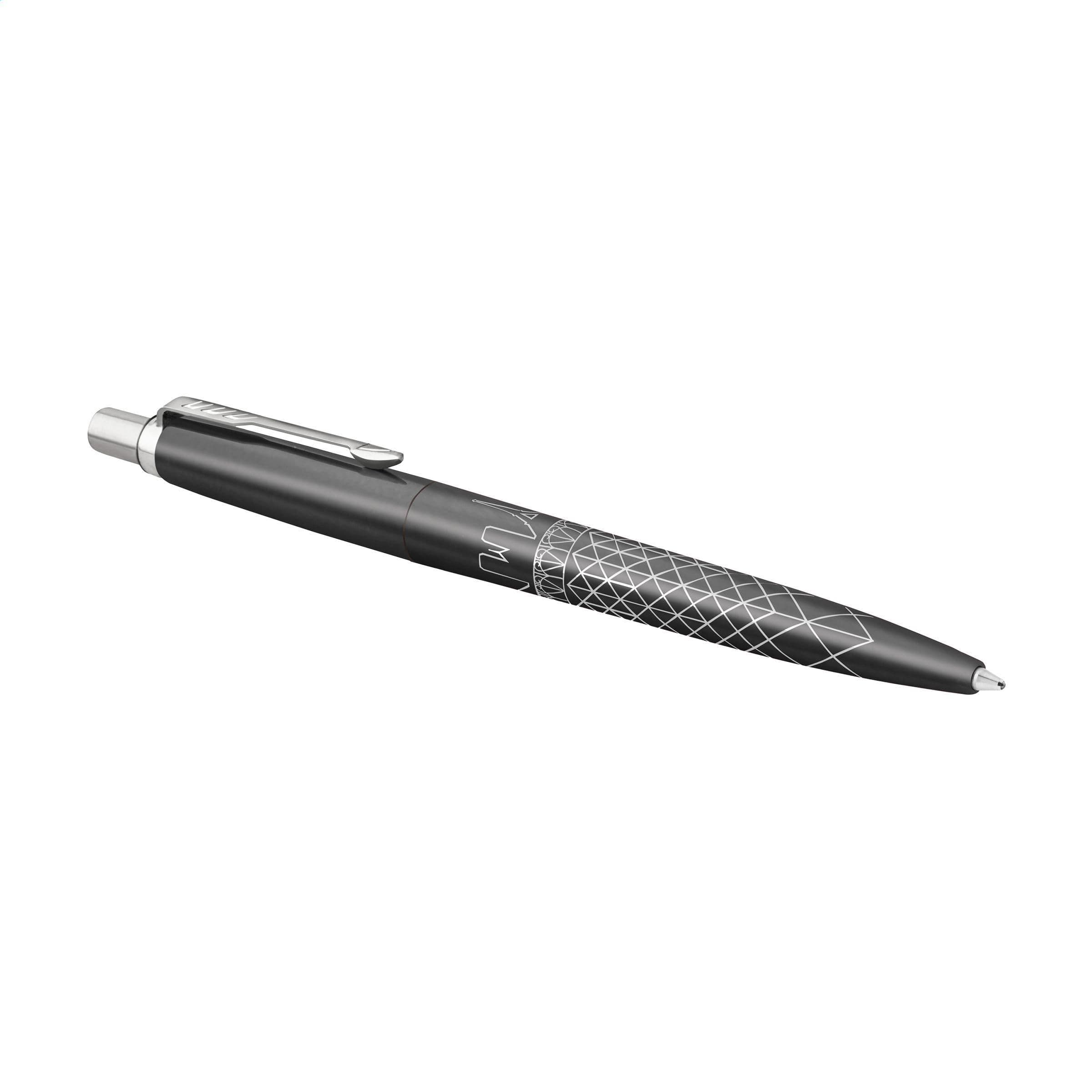 Stylo à bille Parker Jotter Global Icon Paris encre bleue en situation