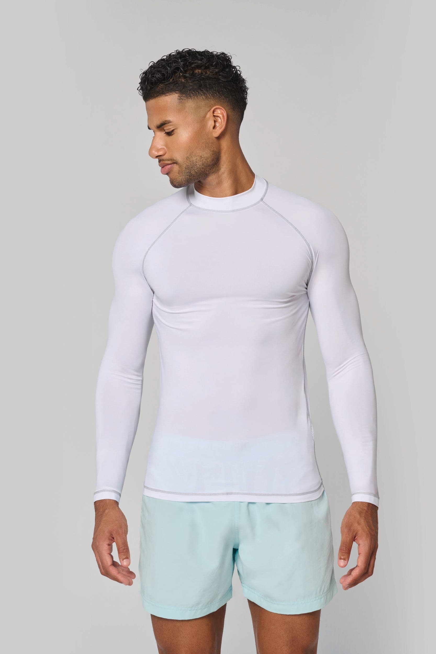 T-shirt technique à manches longues avec protection anti-UV unisexe en situation