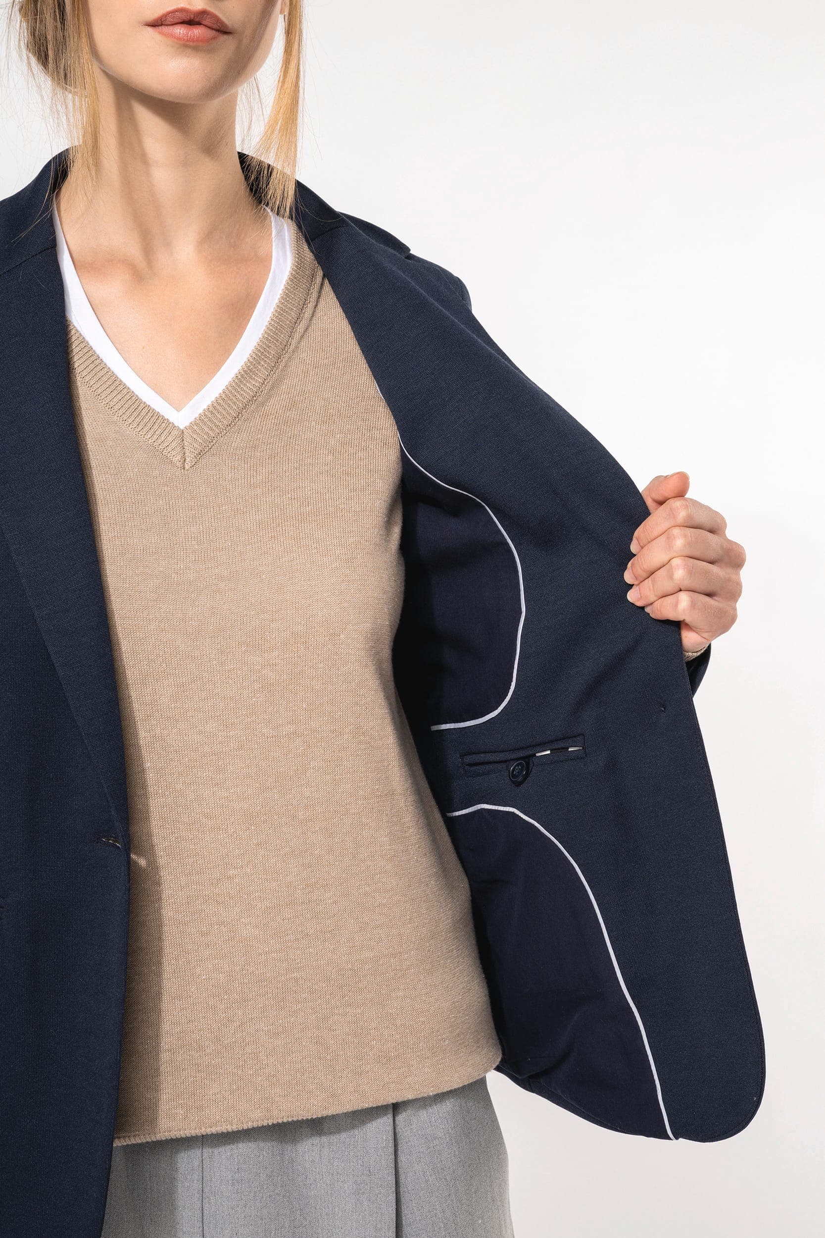 Veste maille femme en situation