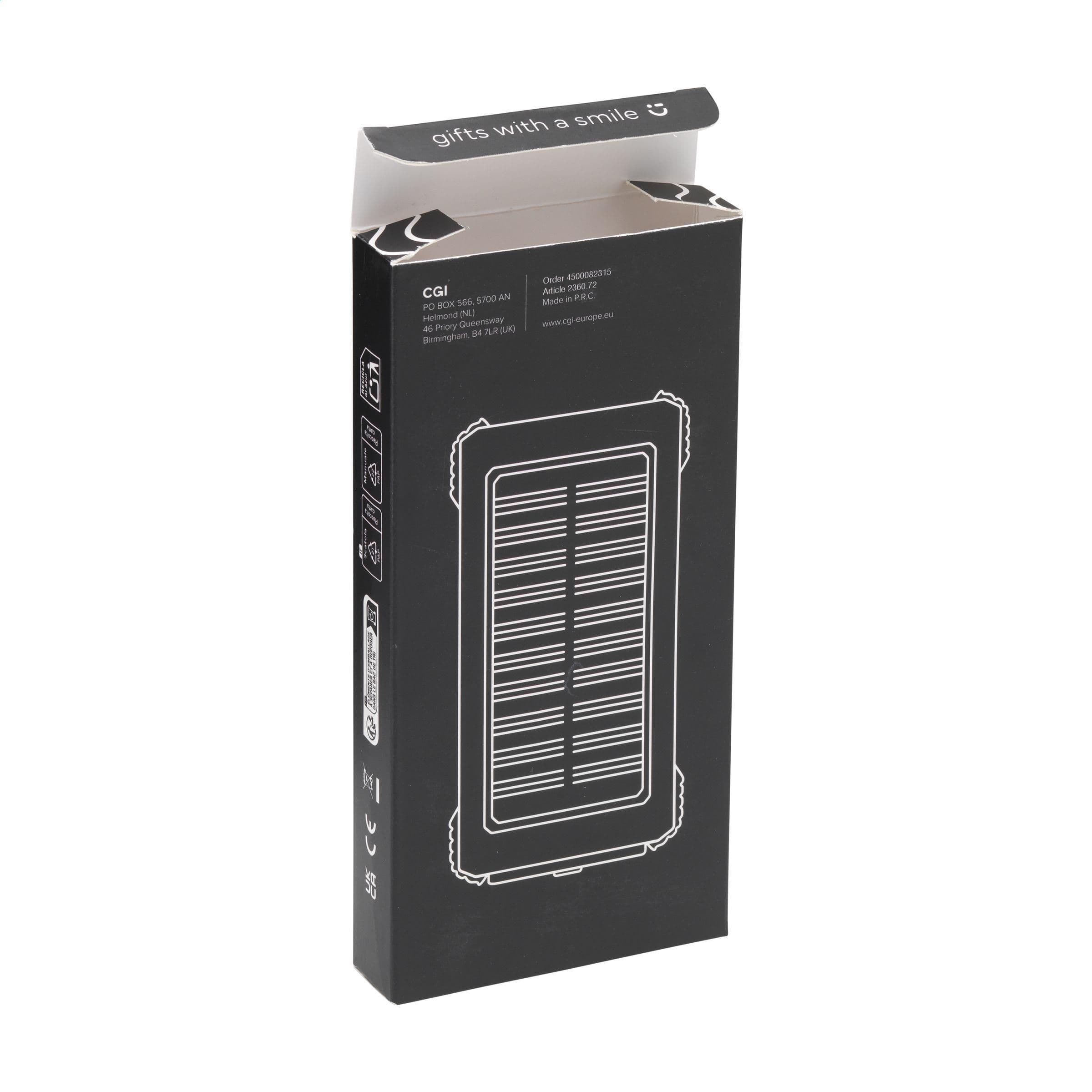 Chargeur solaire Trail RCS 10000 en situation