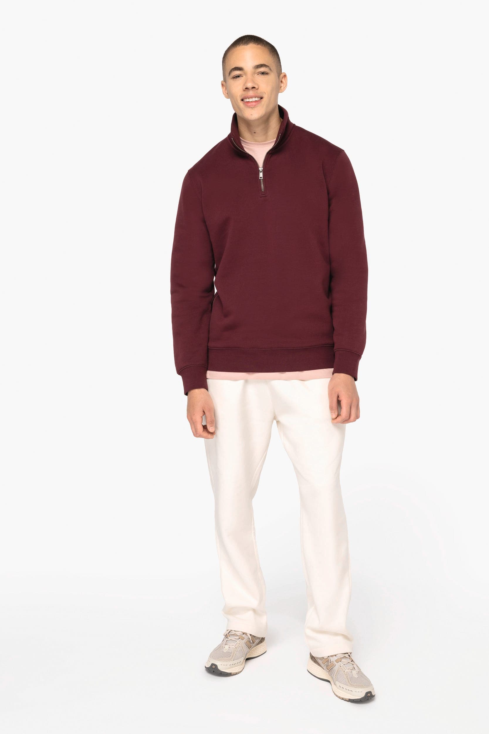 Sweat-shirt écoresponsable à col montant zippé homme en situation