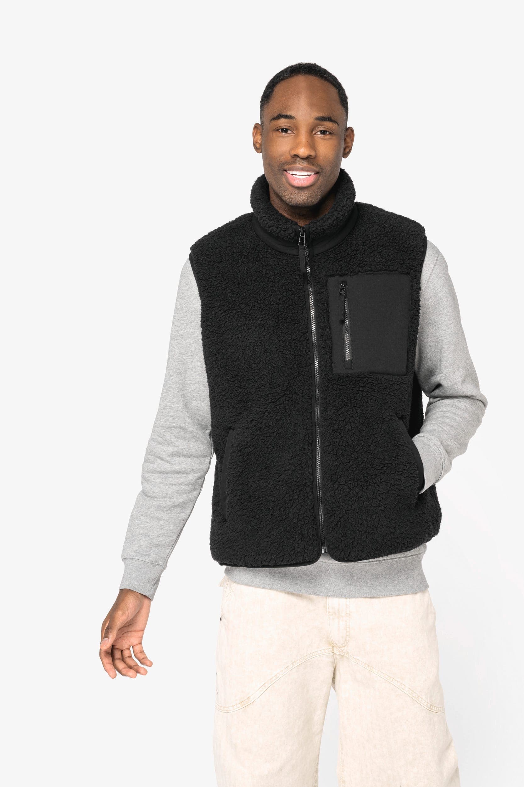 Bodywarmer écoresponsable en sherpa unisexe en situation