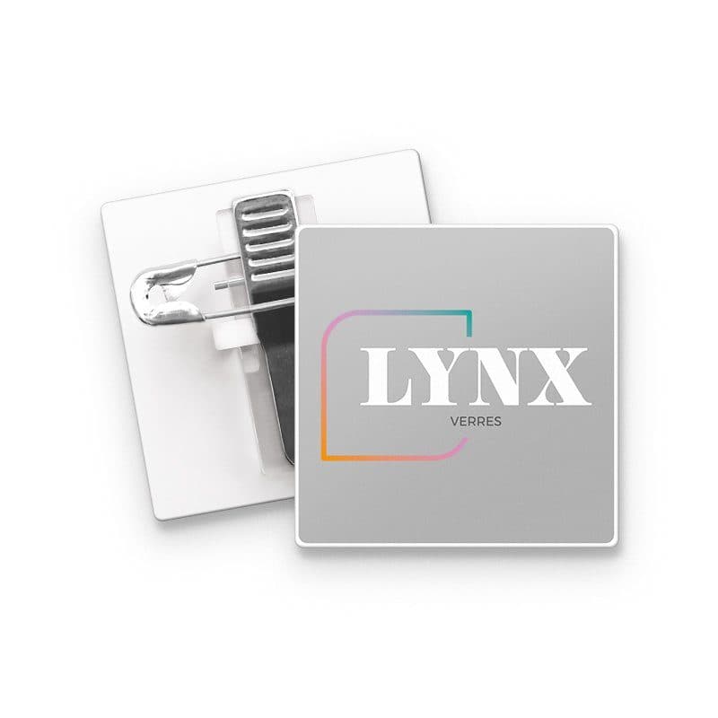 BADGE PLASTIQUE (PS) CARRE 36x36 mm AVEC PINCE EPINGLE
