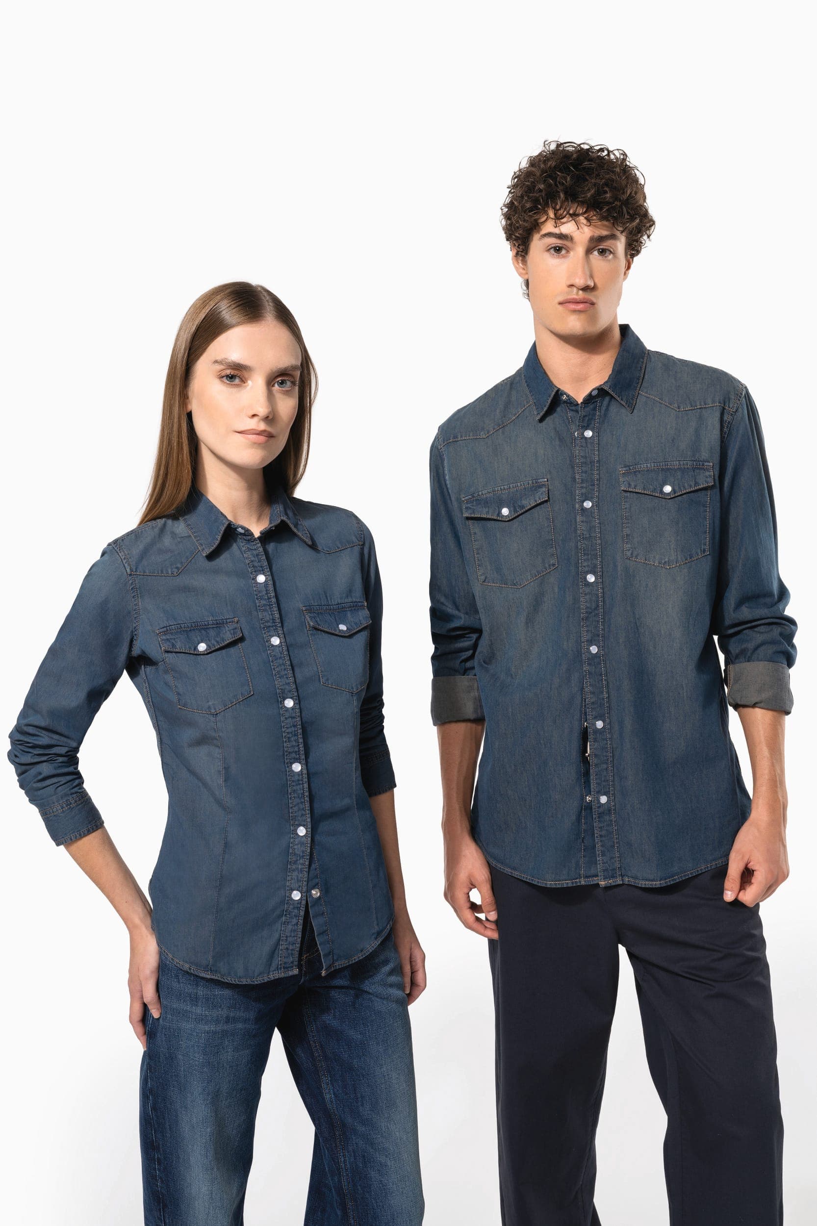 Chemise denim manches longues femme en situation