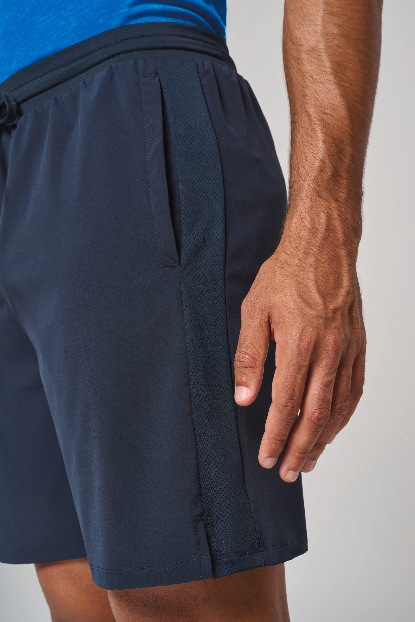 Short écoresponsable 2 en 1 avec sous short intégré homme en situation