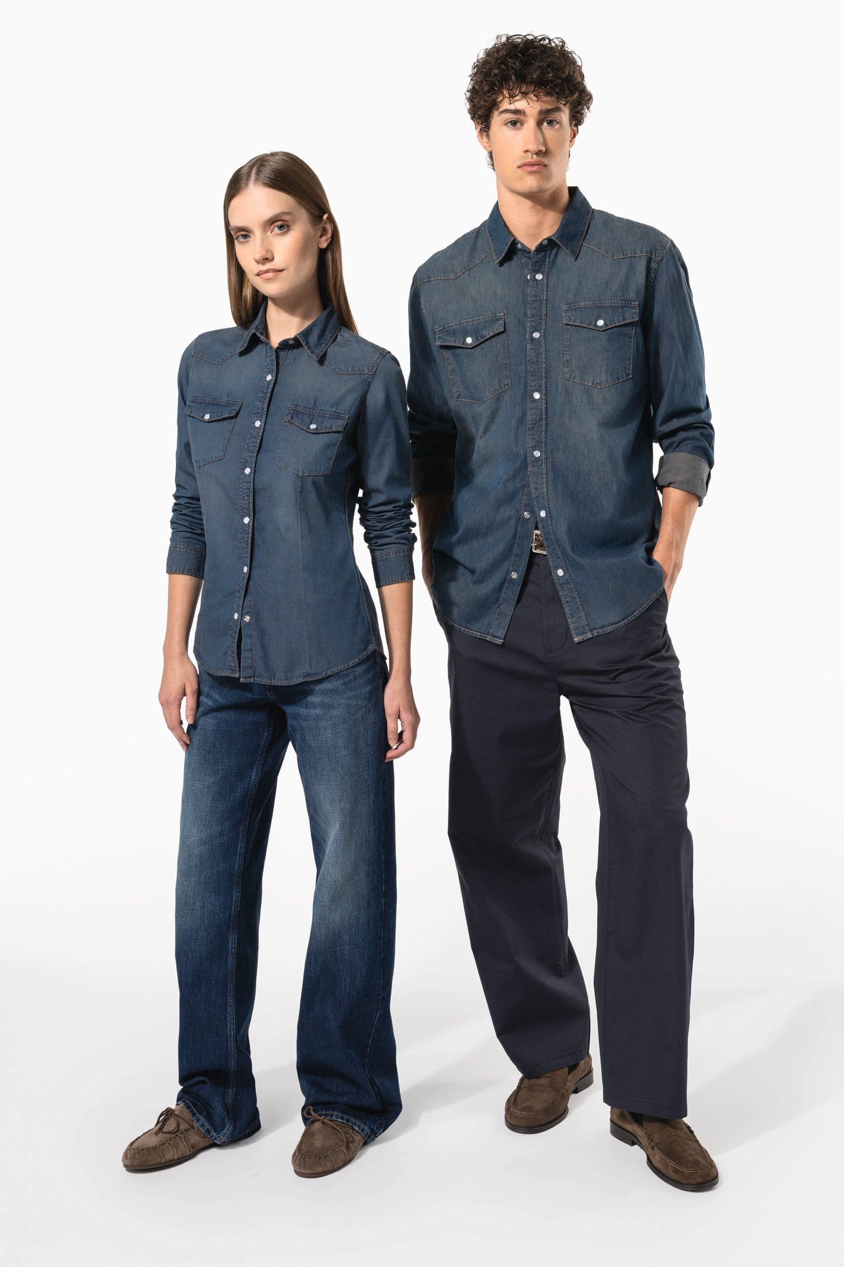 Chemise denim manches longues femme en situation