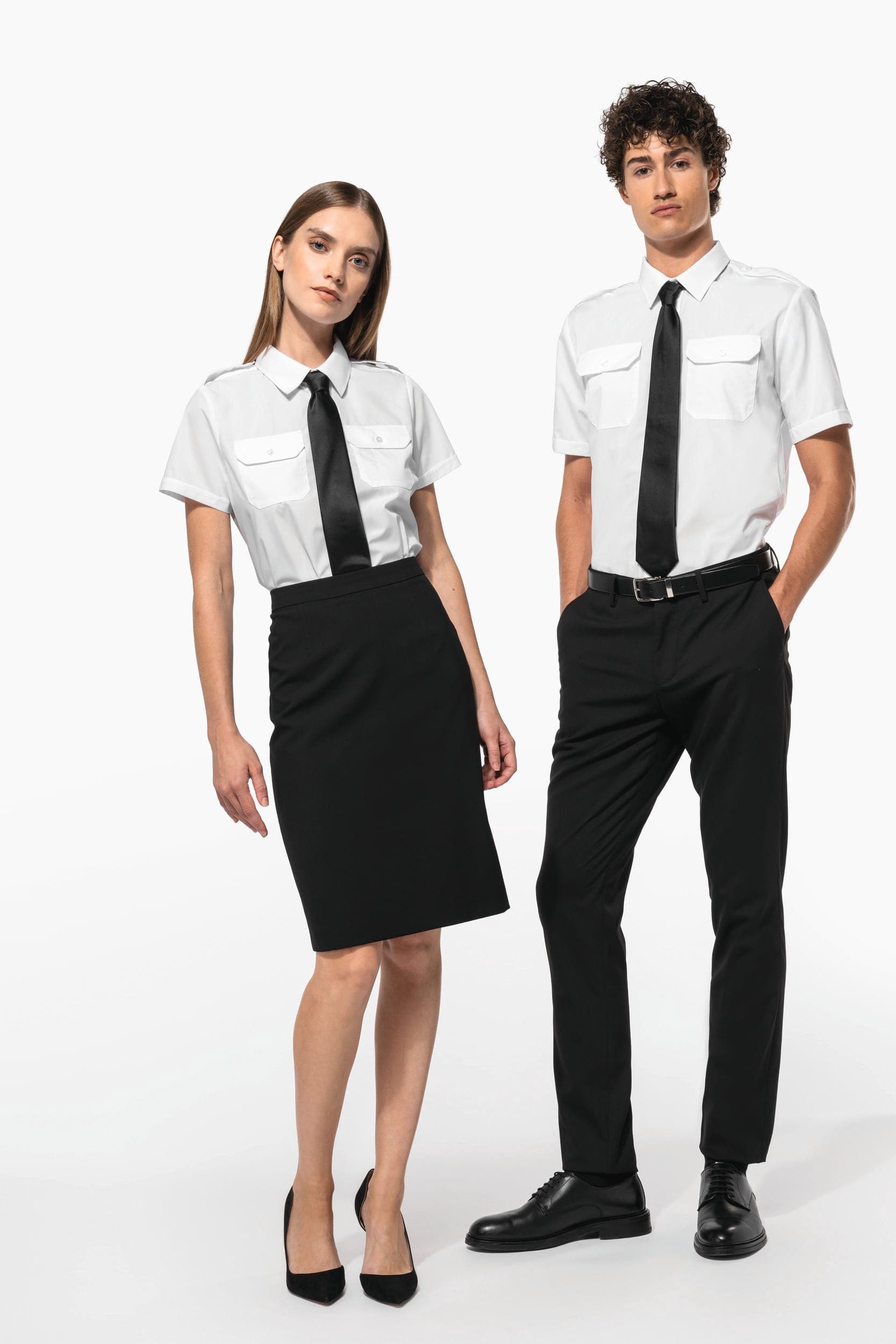 Chemise pilote manches courtes femme en situation