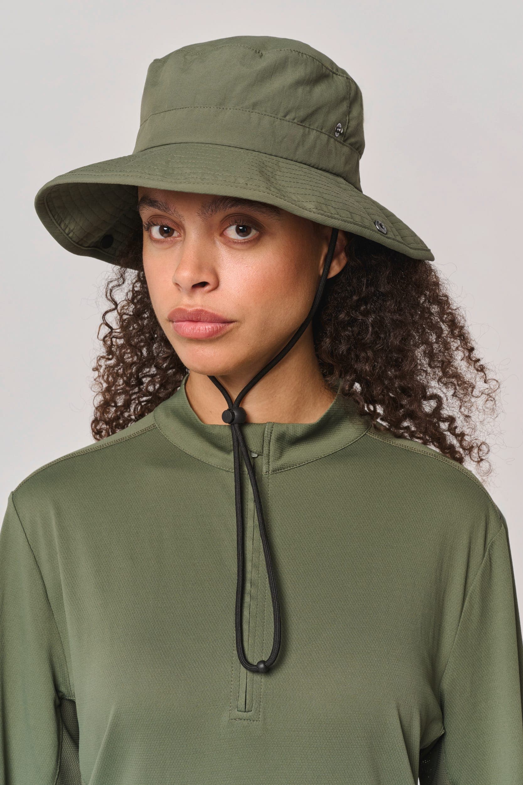 Chapeau de protection UV unisexe en situation