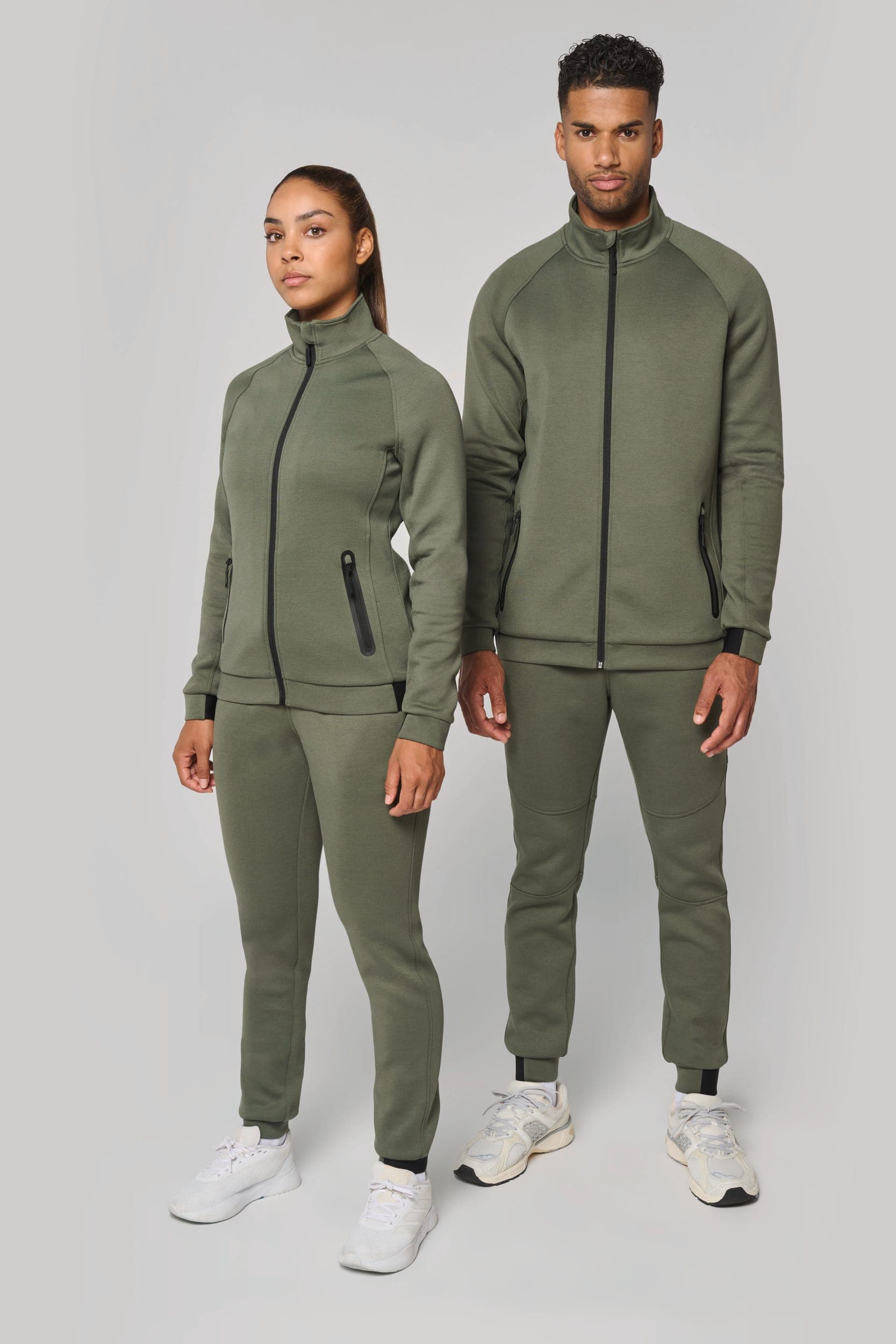 Veste à col montant femme en situation